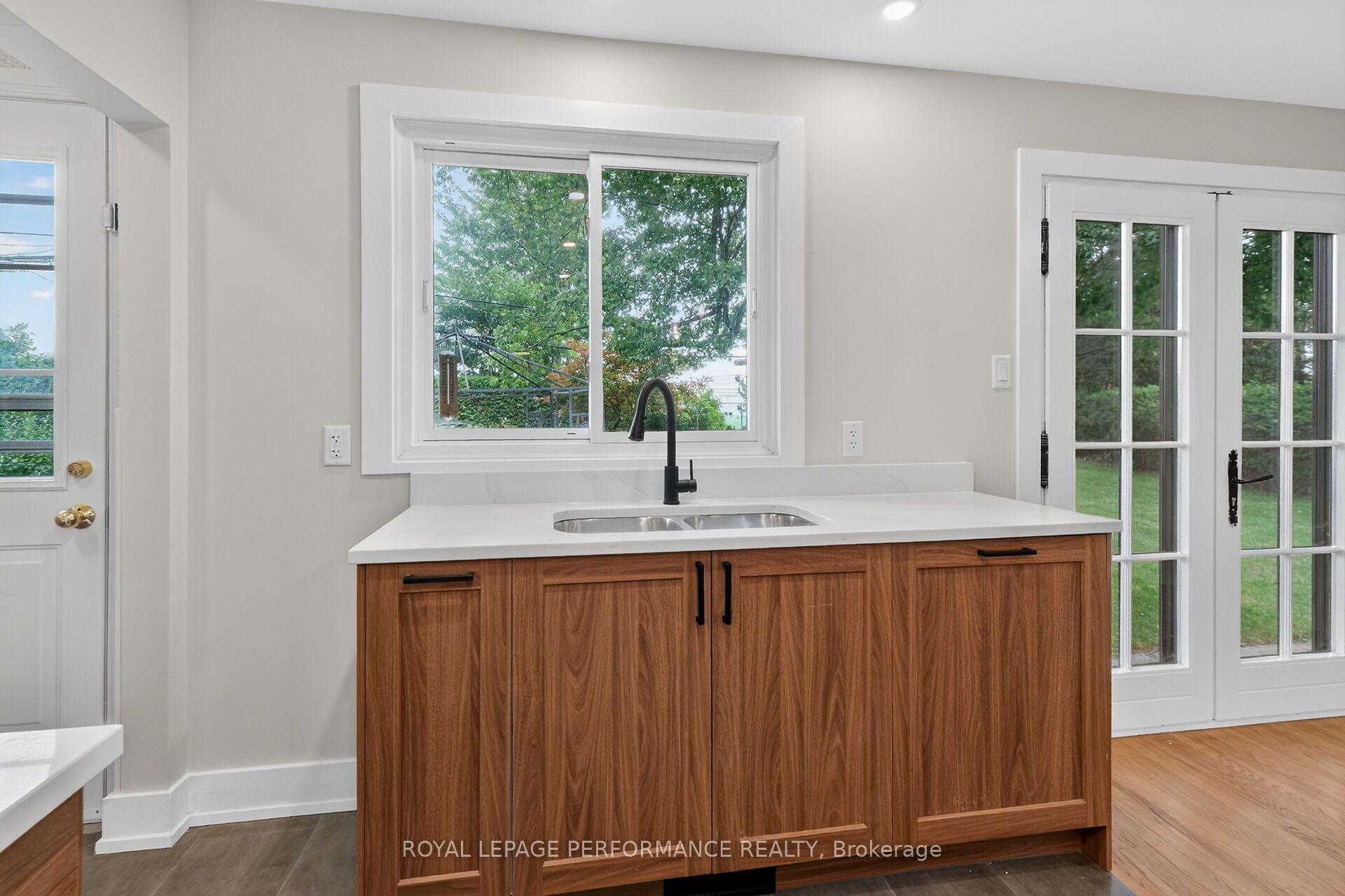 Photo 17 of 2337 Samuel Drive, Ottawa, Elmvale Acres/Urbandale — HOMEH