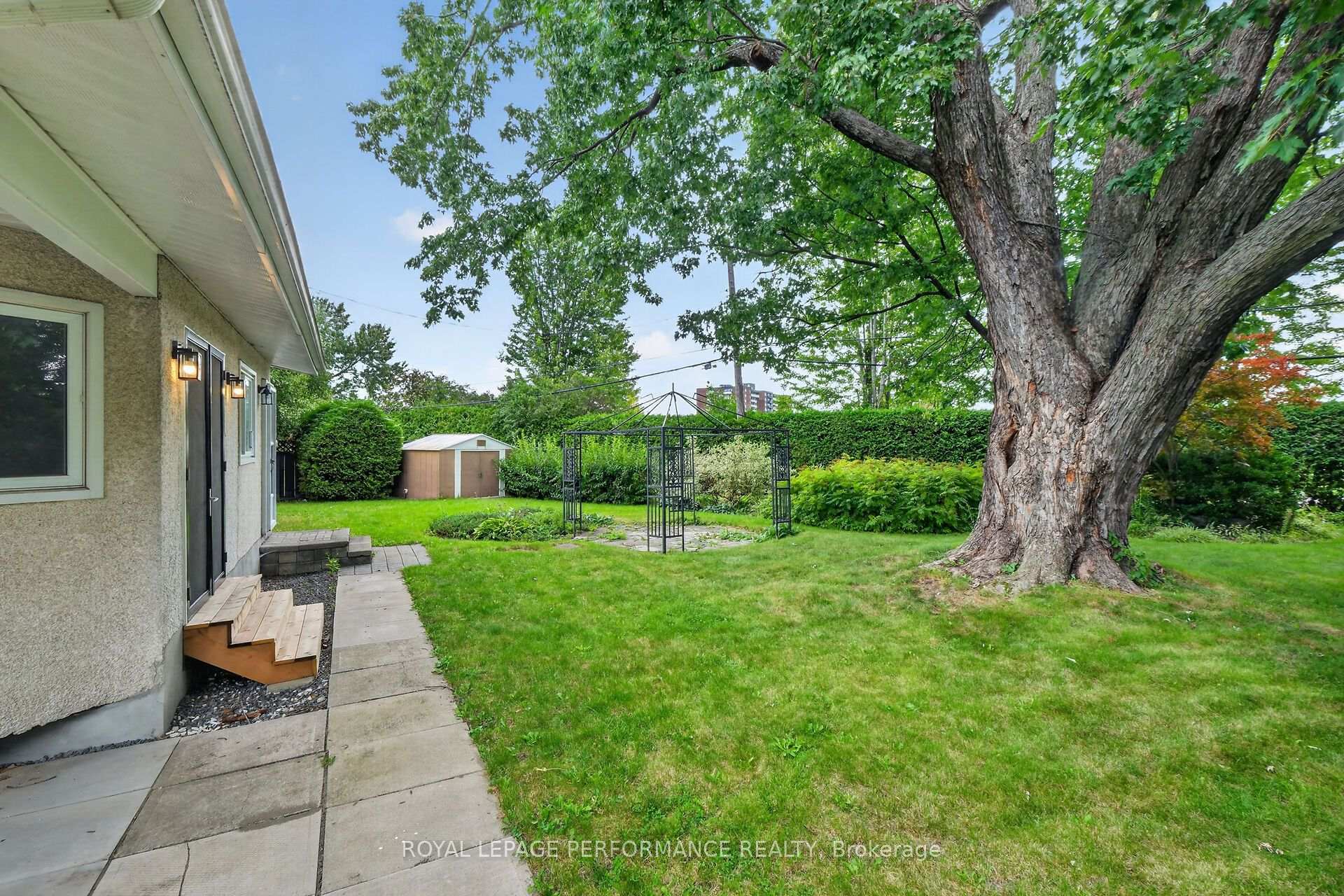 Photo 48 of 2337 Samuel Drive, Ottawa, Elmvale Acres/Urbandale — HOMEH