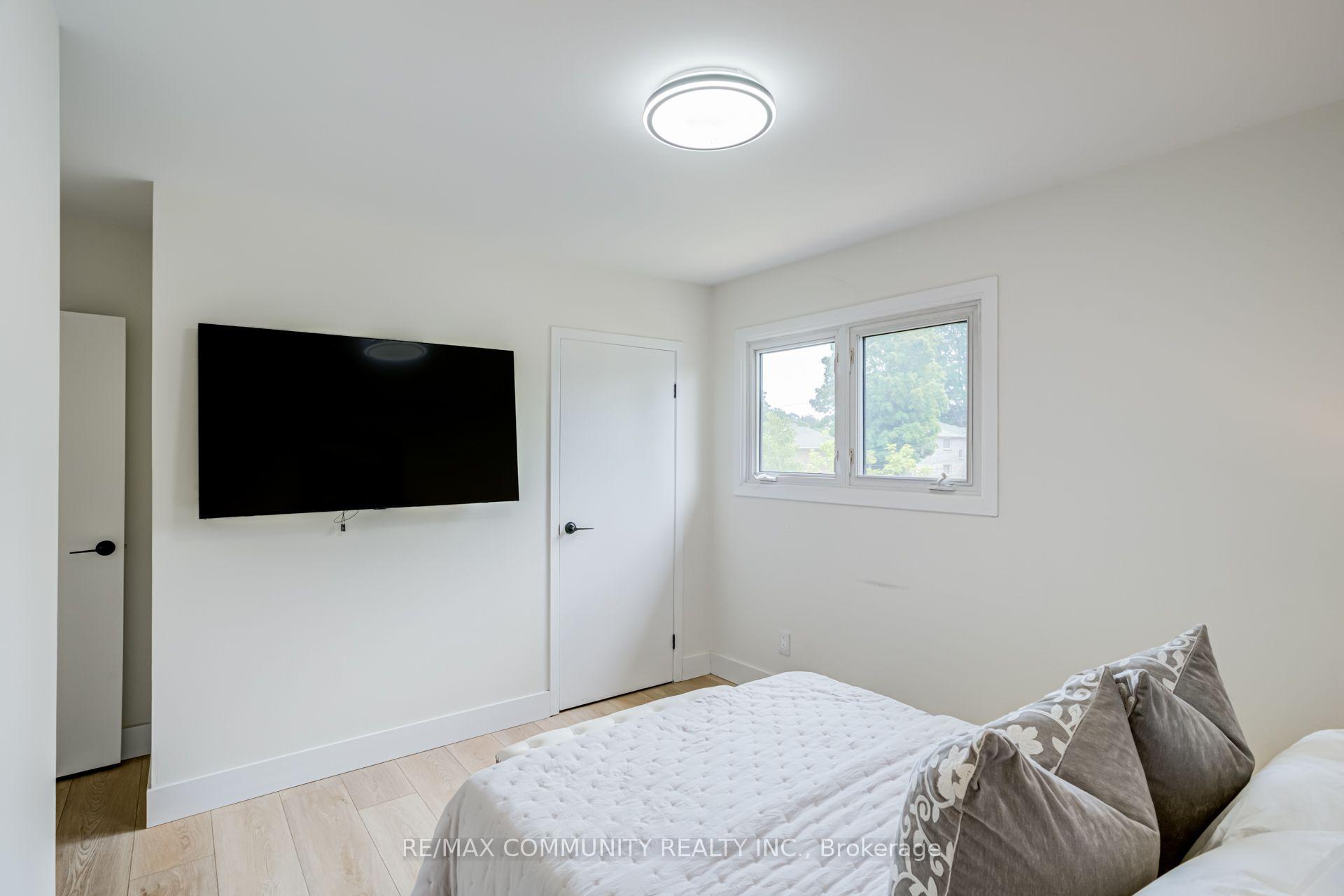 Photo 29 of 90 Euclid Avenue, Scarborough, Highland Creek — HOMEH