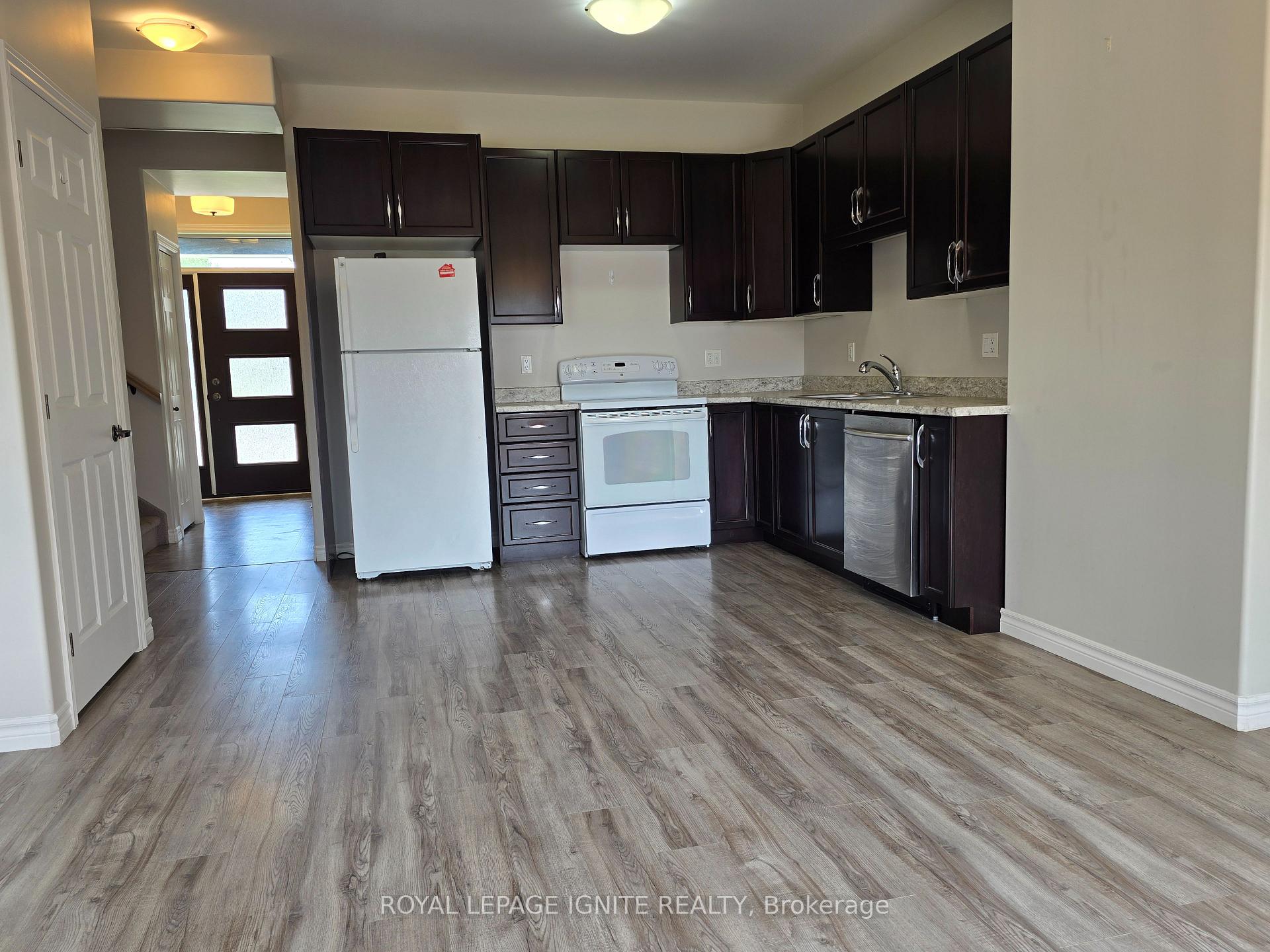Photo 2 of 52 Cottonwood Drive, Belleville, Thurlow Ward — HOMEH