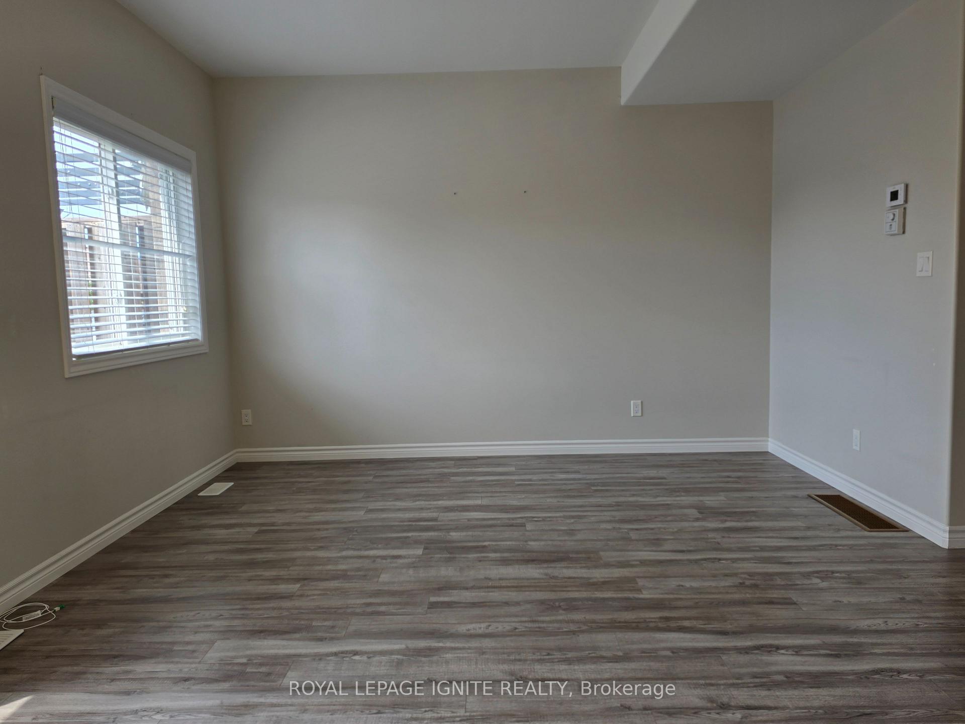 Photo 3 of 52 Cottonwood Drive, Belleville, Thurlow Ward — HOMEH