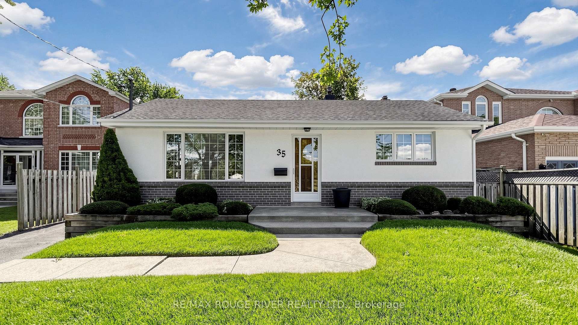 Photo 1 of 35 Southlawn Drive, Scarborough, L'Amoreaux — HOMEH