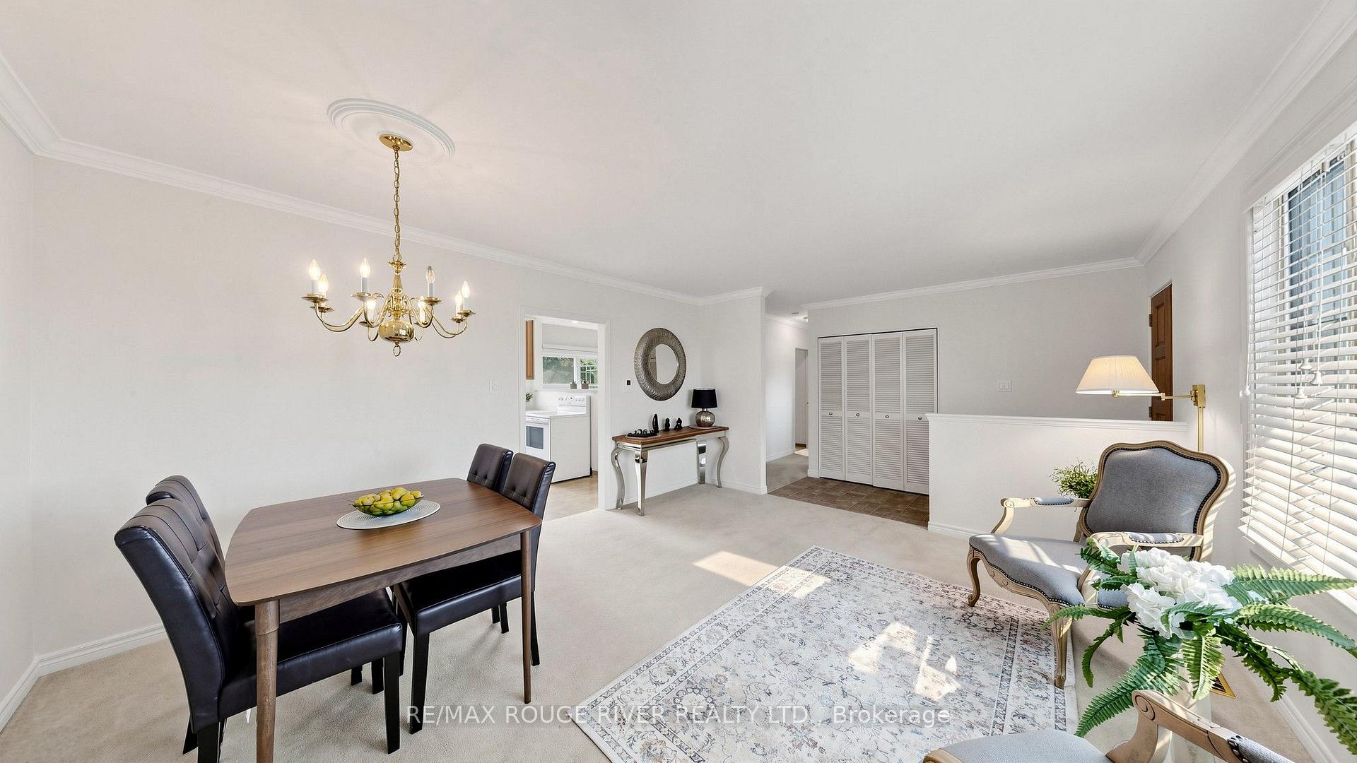 Photo 5 of 35 Southlawn Drive, Scarborough, L'Amoreaux — HOMEH