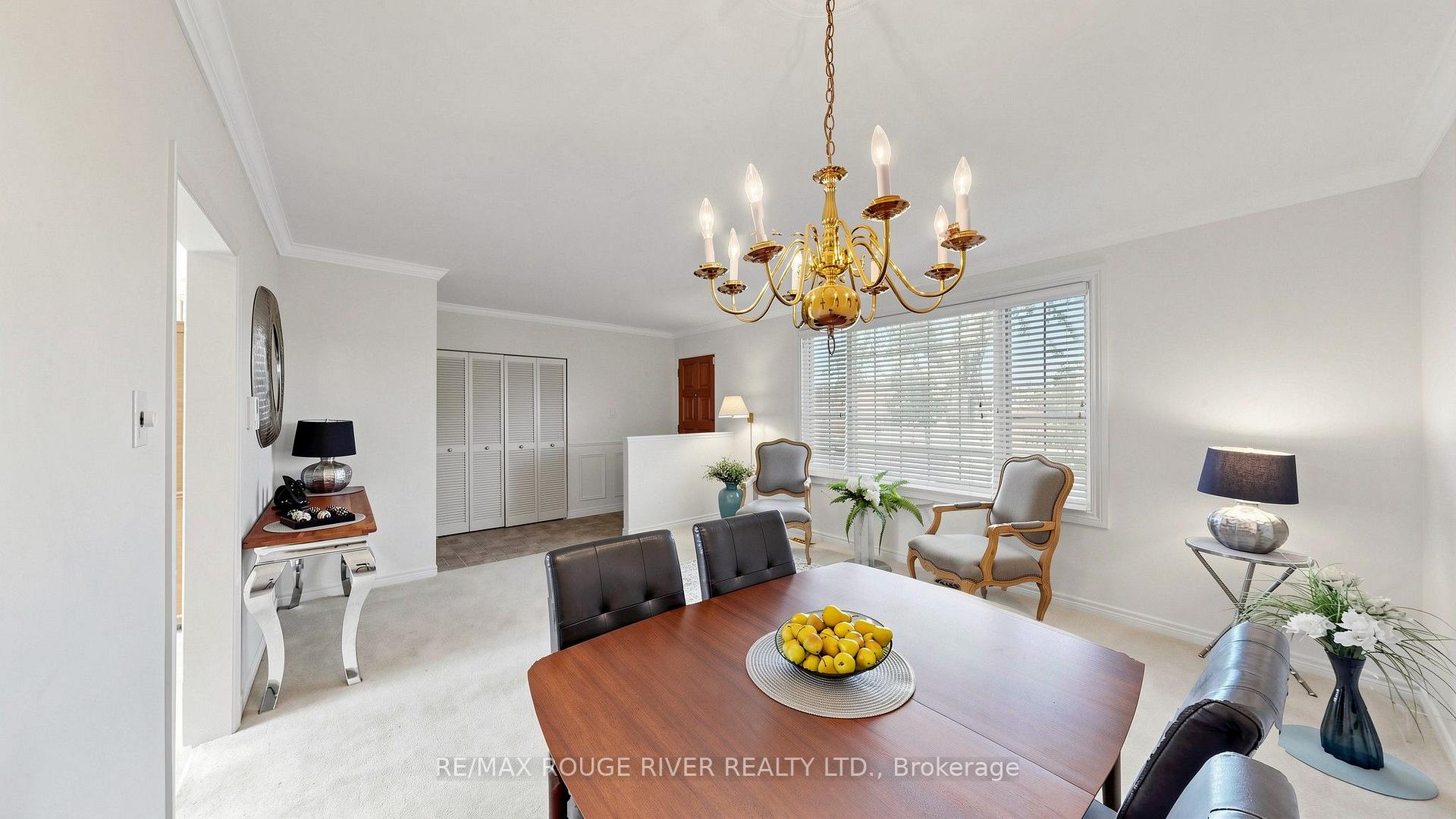 Photo 6 of 35 Southlawn Drive, Scarborough, L'Amoreaux — HOMEH