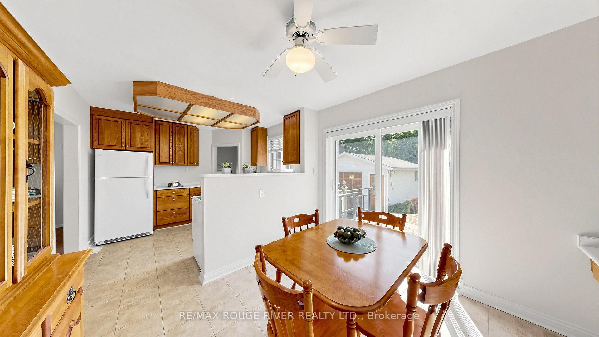 Photo 12 of 35 Southlawn Drive, Scarborough, L'Amoreaux — HOMEH