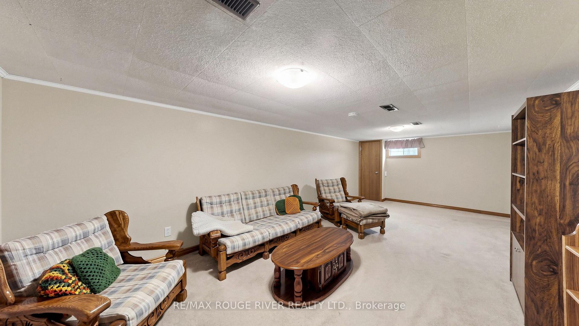 Photo 21 of 35 Southlawn Drive, Scarborough, L'Amoreaux — HOMEH