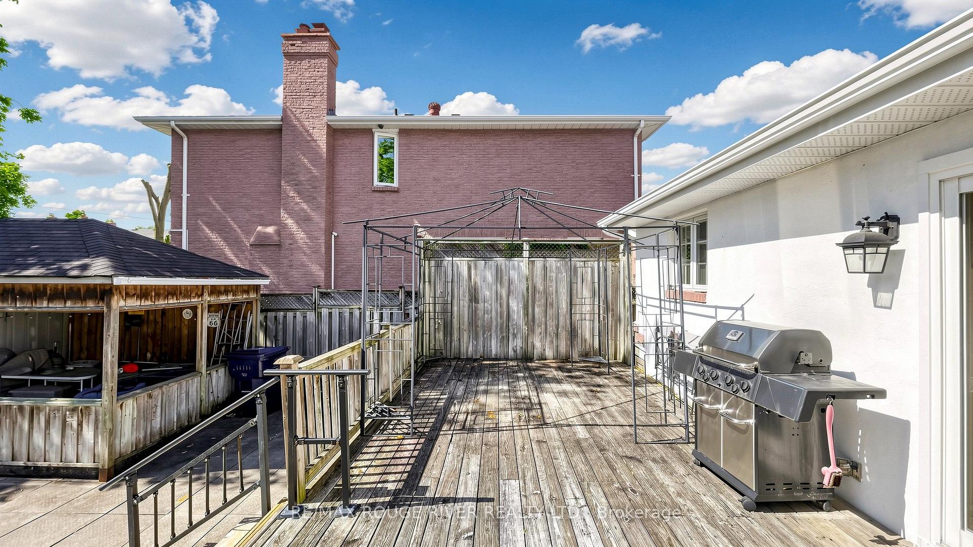 Photo 28 of 35 Southlawn Drive, Scarborough, L'Amoreaux — HOMEH