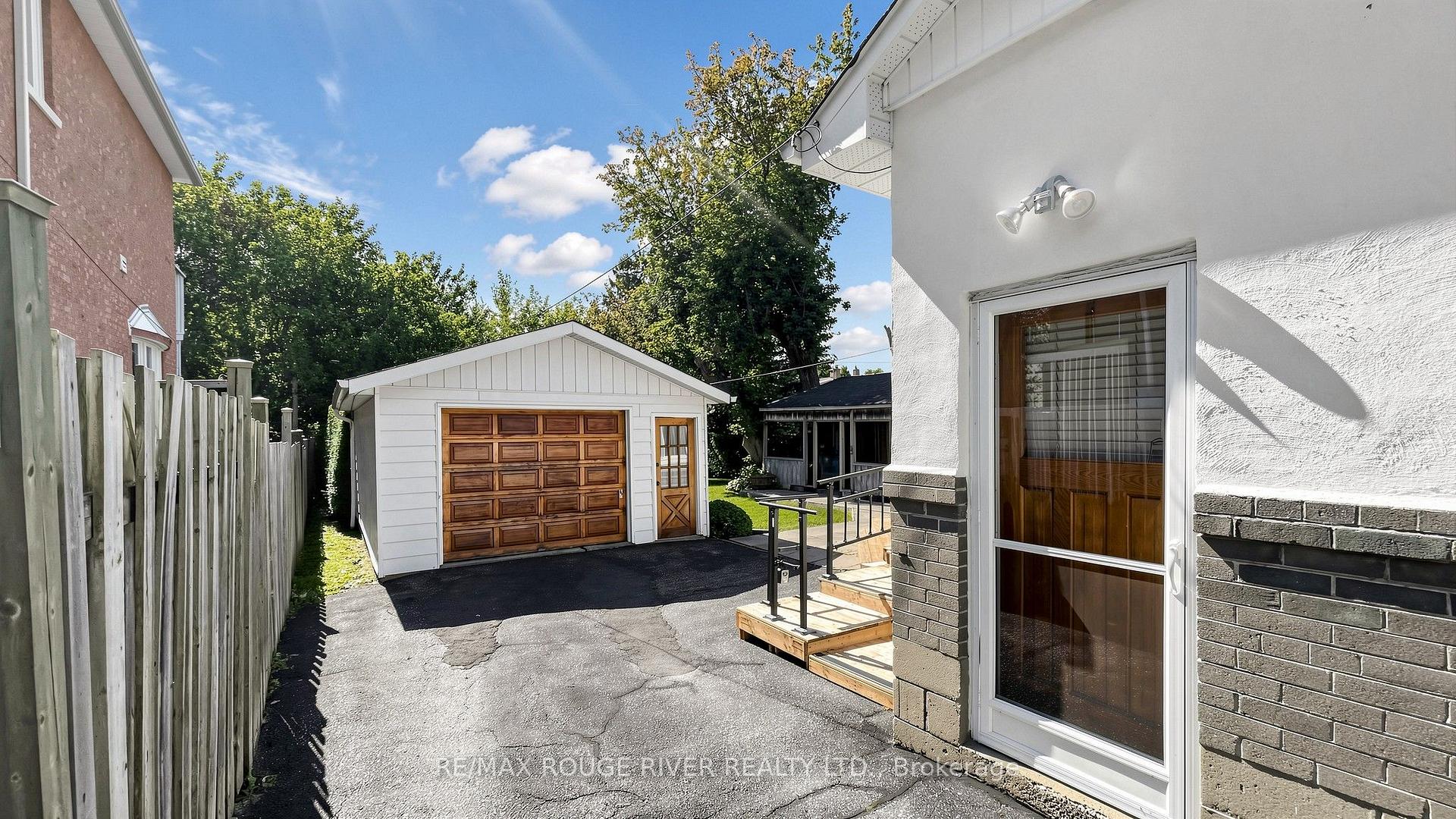 Photo 30 of 35 Southlawn Drive, Scarborough, L'Amoreaux — HOMEH