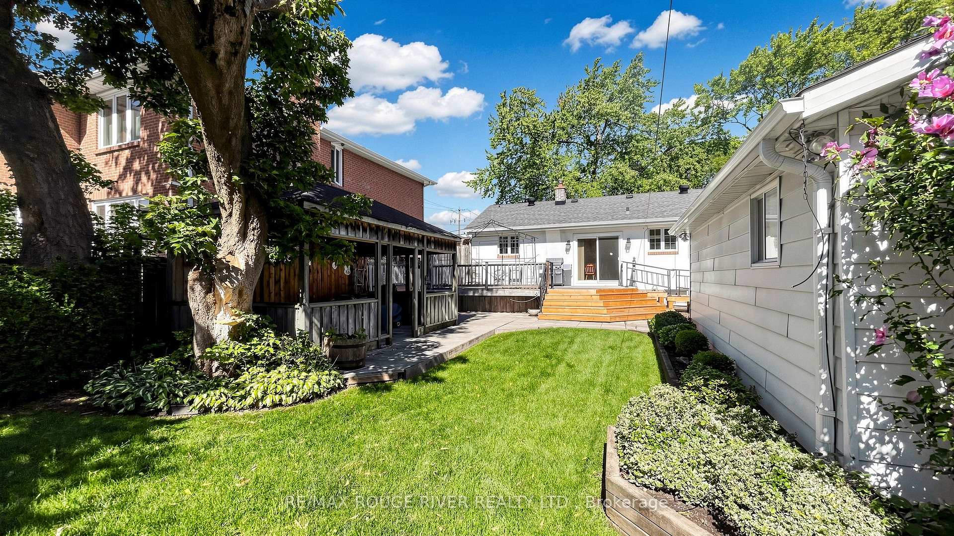 Photo 33 of 35 Southlawn Drive, Scarborough, L'Amoreaux — HOMEH