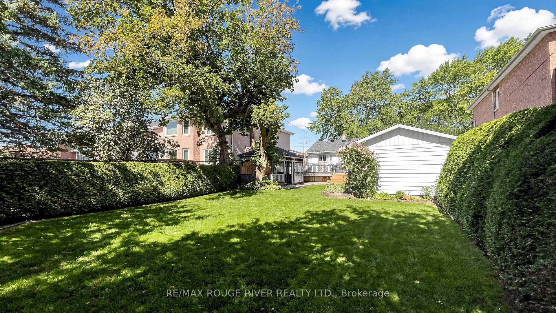 Photo 36 of 35 Southlawn Drive, Scarborough, L'Amoreaux — HOMEH