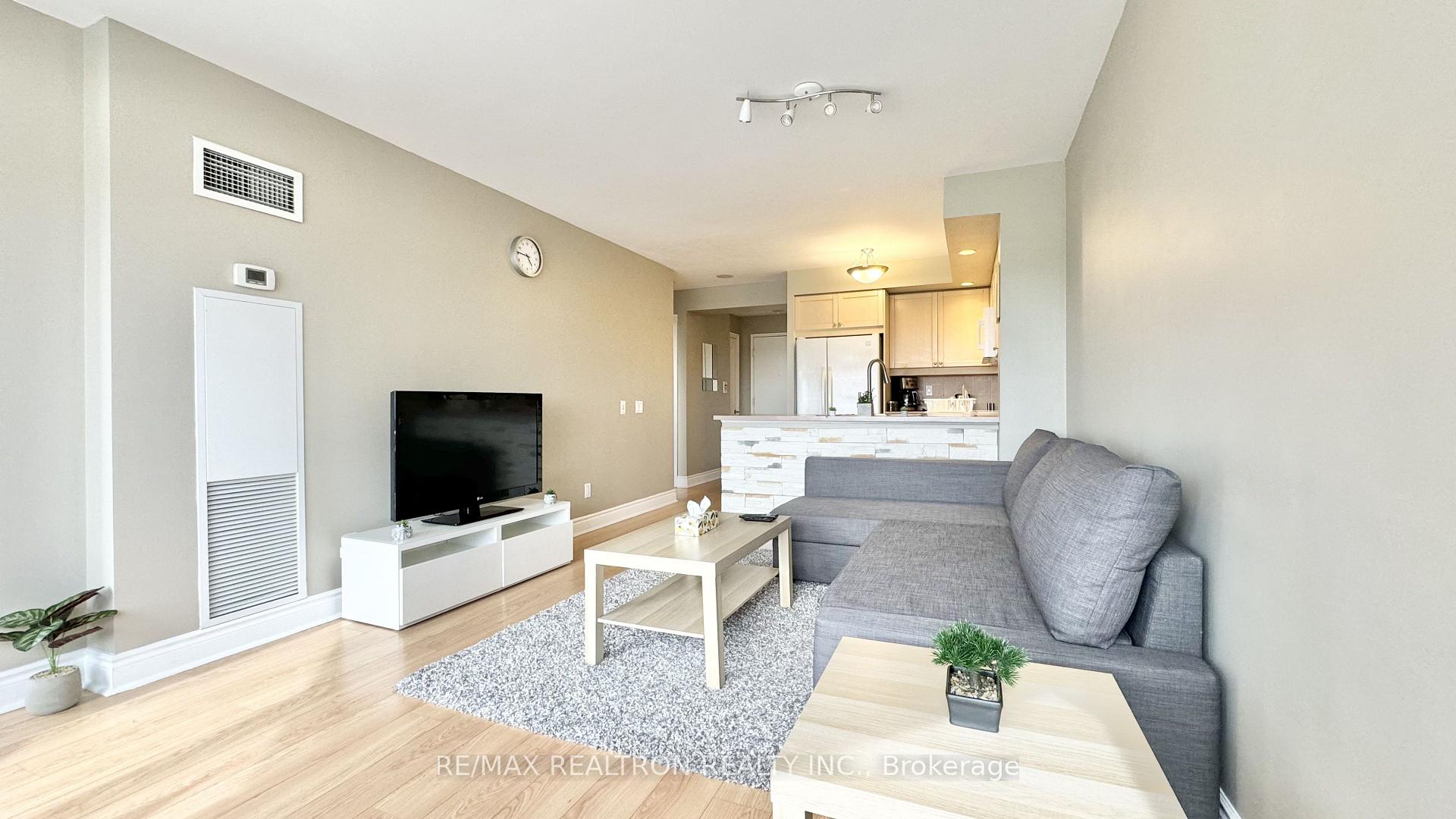 Photo 5 of Unit 1003, 5 Northtown Way, North York, Willowdale East — HOMEH