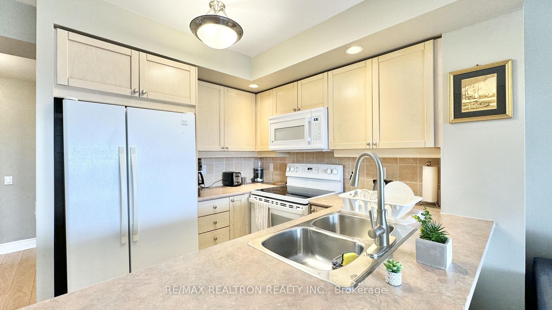 Photo 8 of Unit 1003, 5 Northtown Way, North York, Willowdale East — HOMEH