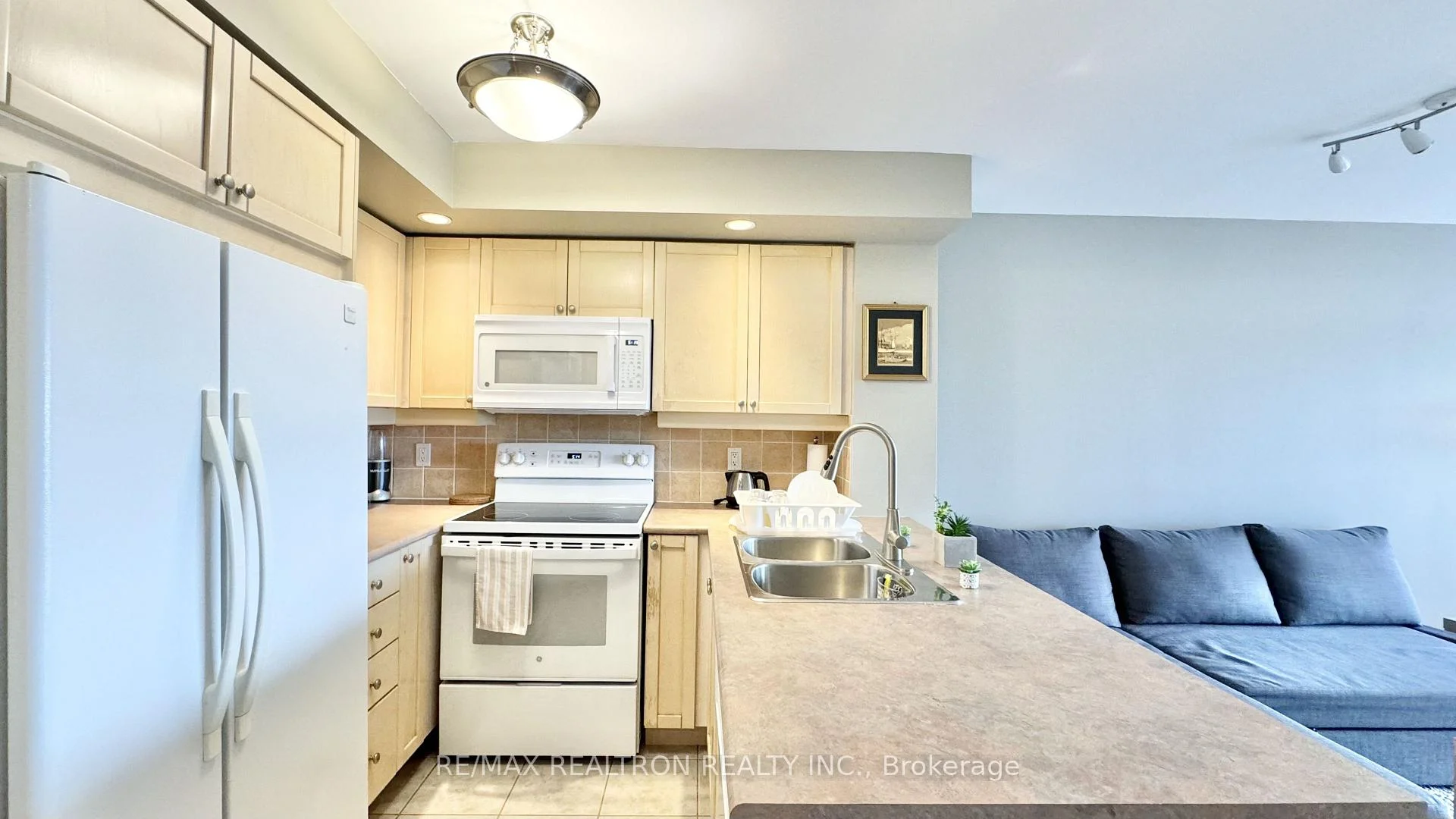 Photo 9 of Unit 1003, 5 Northtown Way, North York, Willowdale East — HOMEH