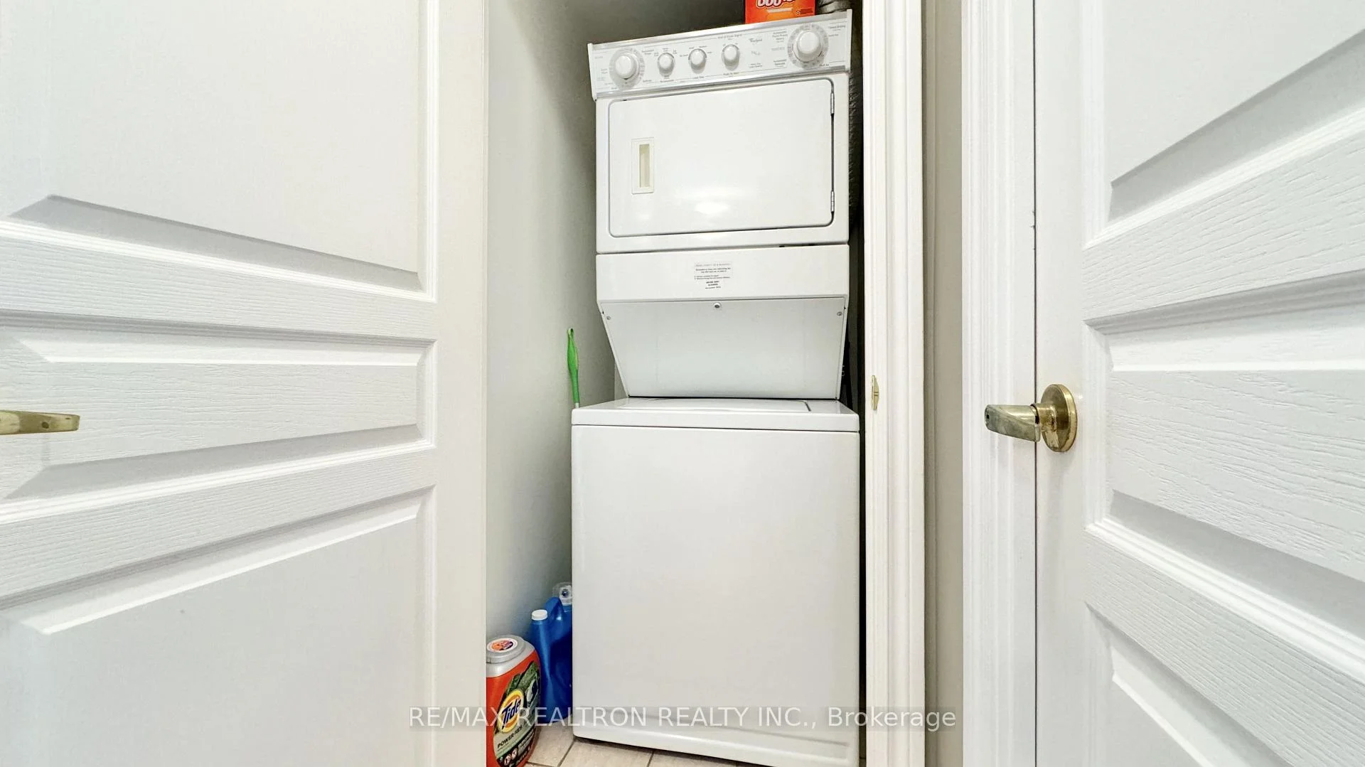 Photo 11 of Unit 1003, 5 Northtown Way, North York, Willowdale East — HOMEH