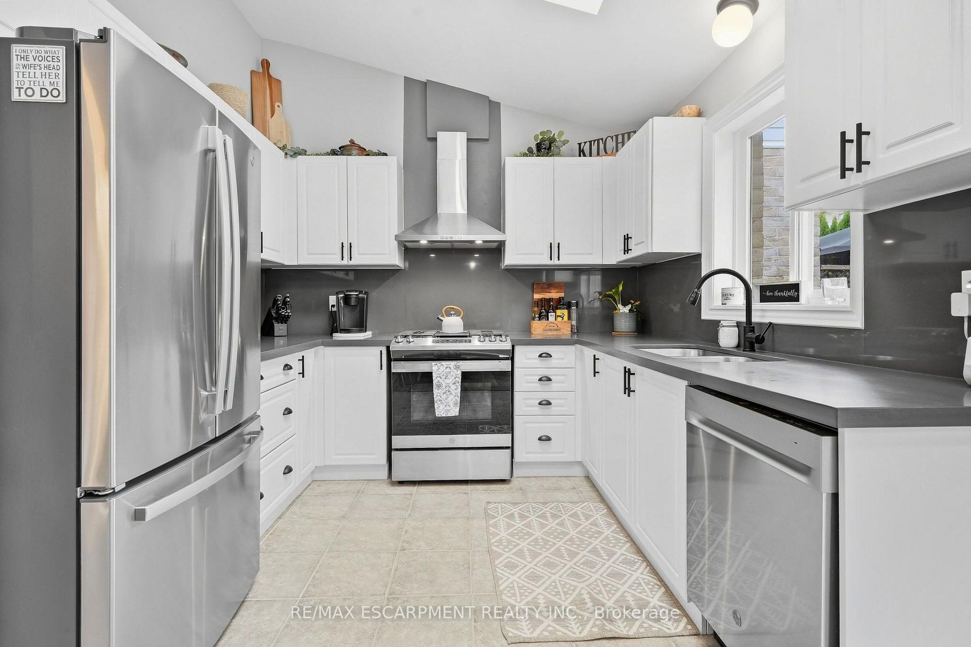 Photo 9 of 14 Kenyon Crescent, Grimsby, Grimsby East — HOMEH