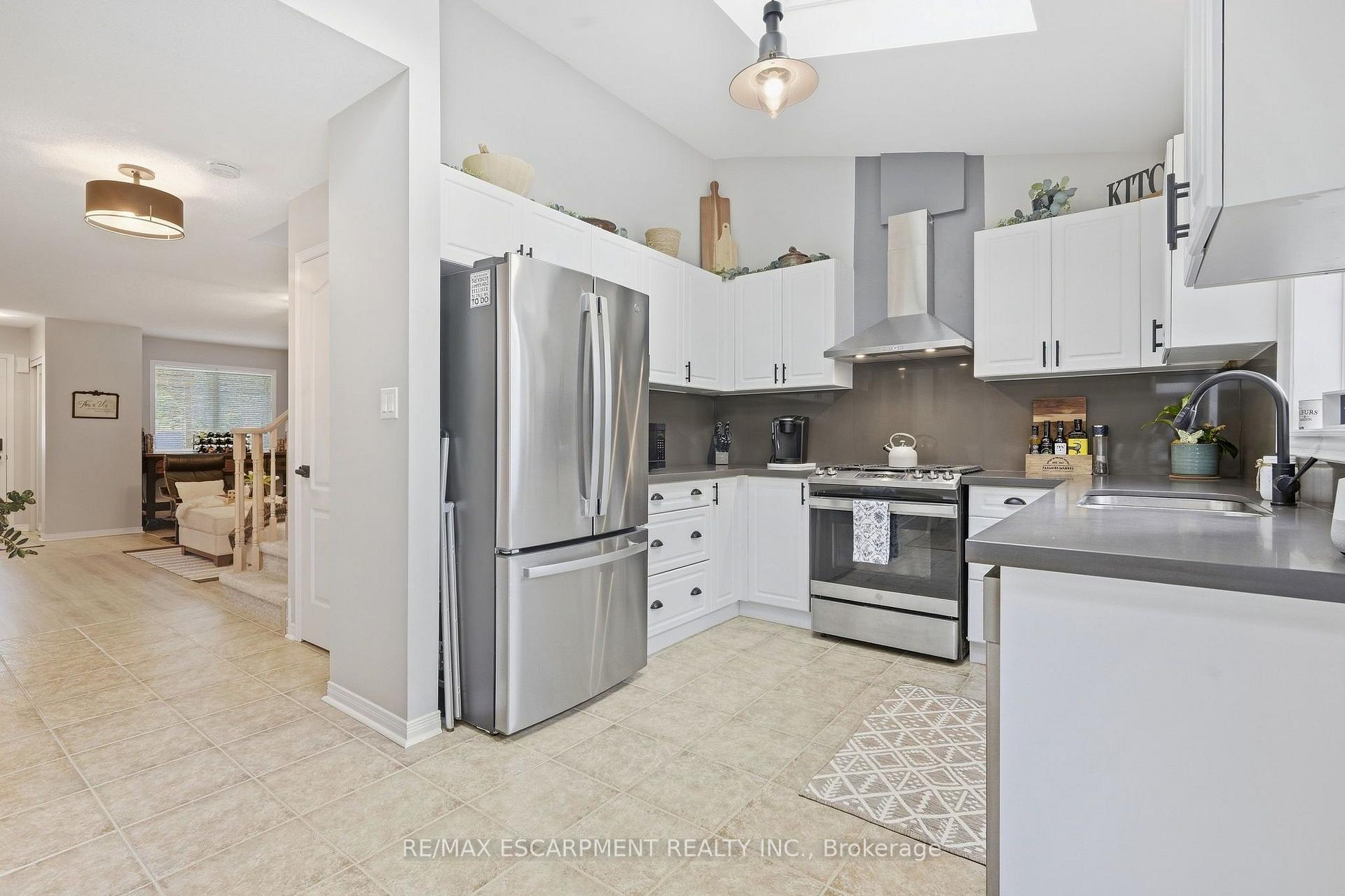 Photo 10 of 14 Kenyon Crescent, Grimsby, Grimsby East — HOMEH