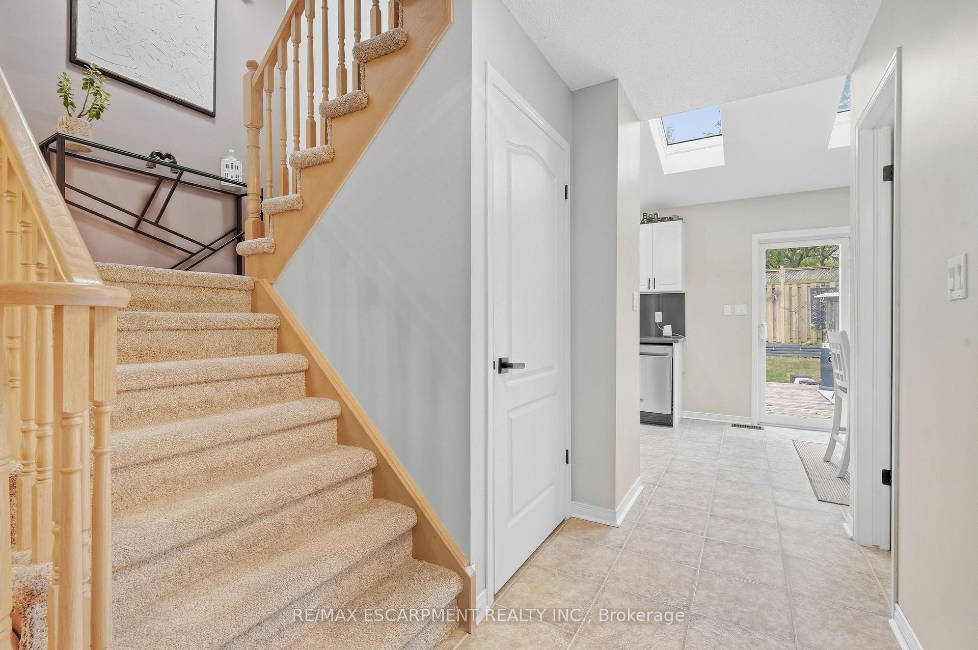 Photo 17 of 14 Kenyon Crescent, Grimsby, Grimsby East — HOMEH