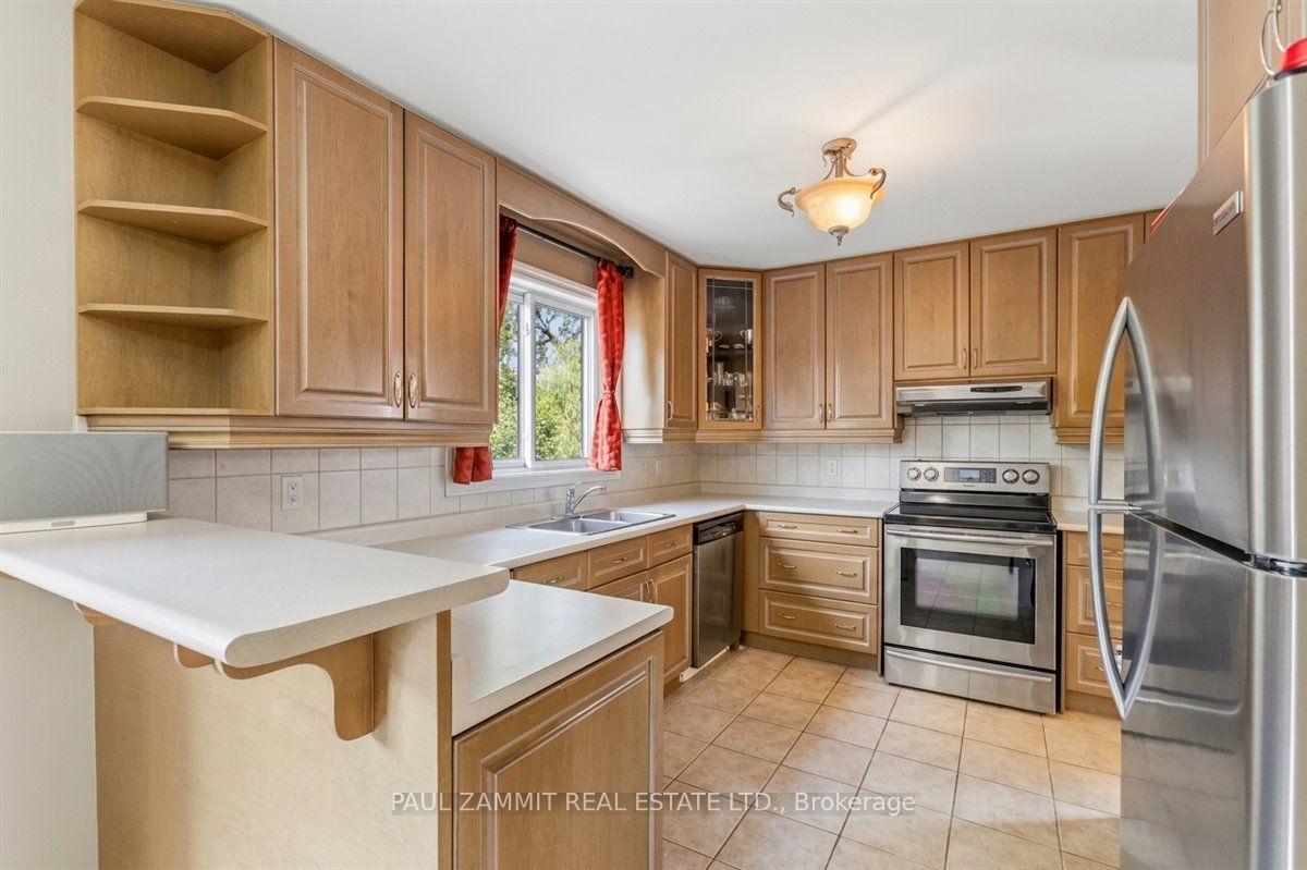 Photo 8 of 180 Lyndhurst Drive, Markham, Thornlea — HOMEH