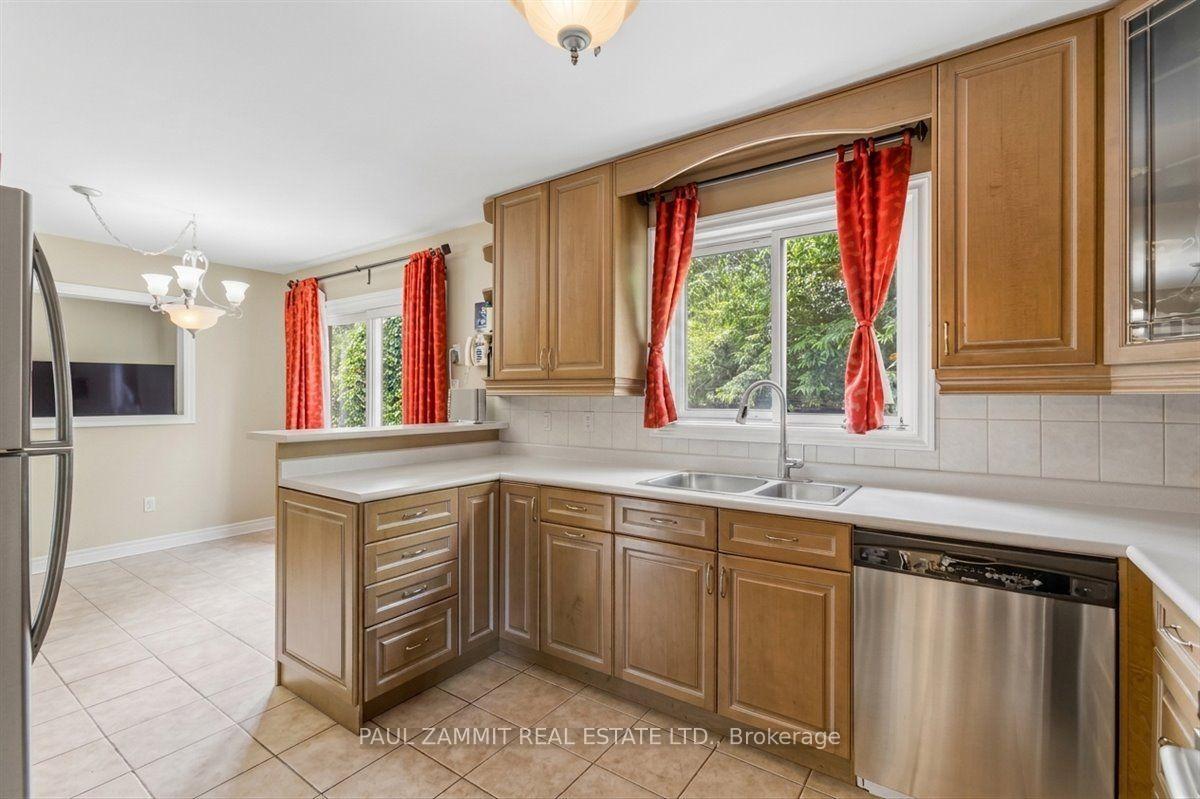 Photo 11 of 180 Lyndhurst Drive, Markham, Thornlea — HOMEH