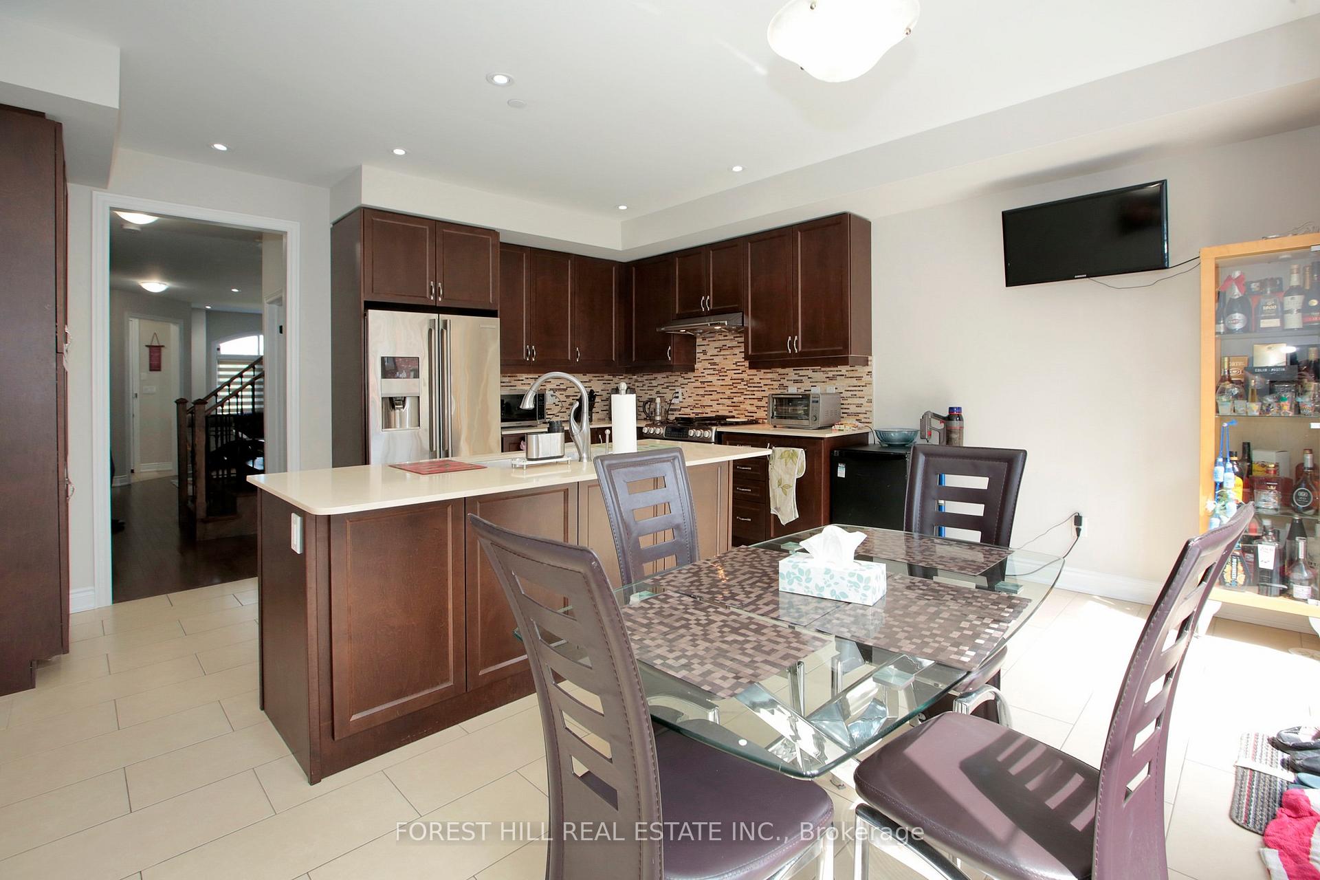 Photo 4 of Unit 142, 1331 Major Mackenzie Drive W, Vaughan, Patterson — HOMEH