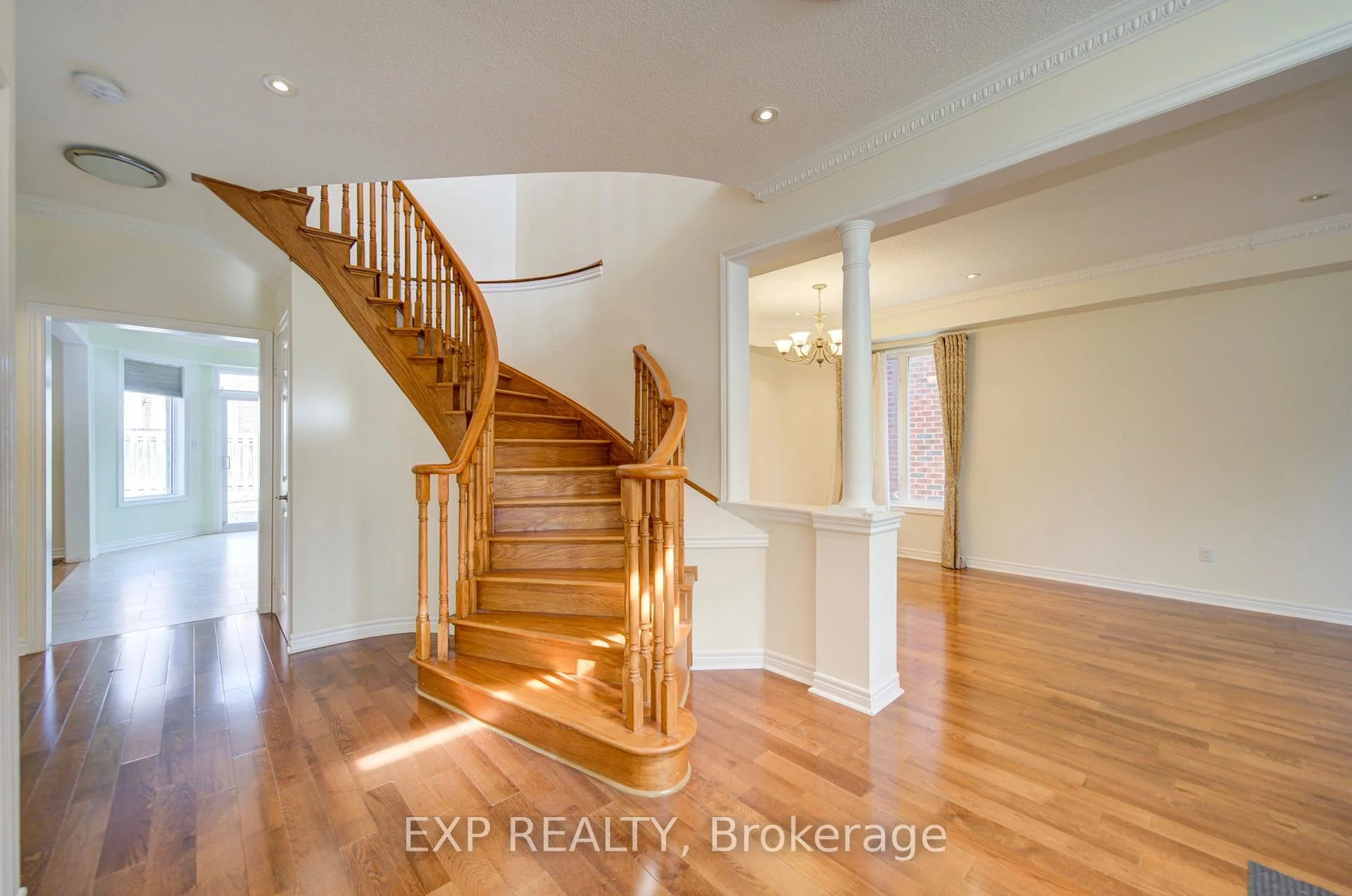 Photo 13 of 17 Country Ridge Drive, Markham, Wismer — HOMEH