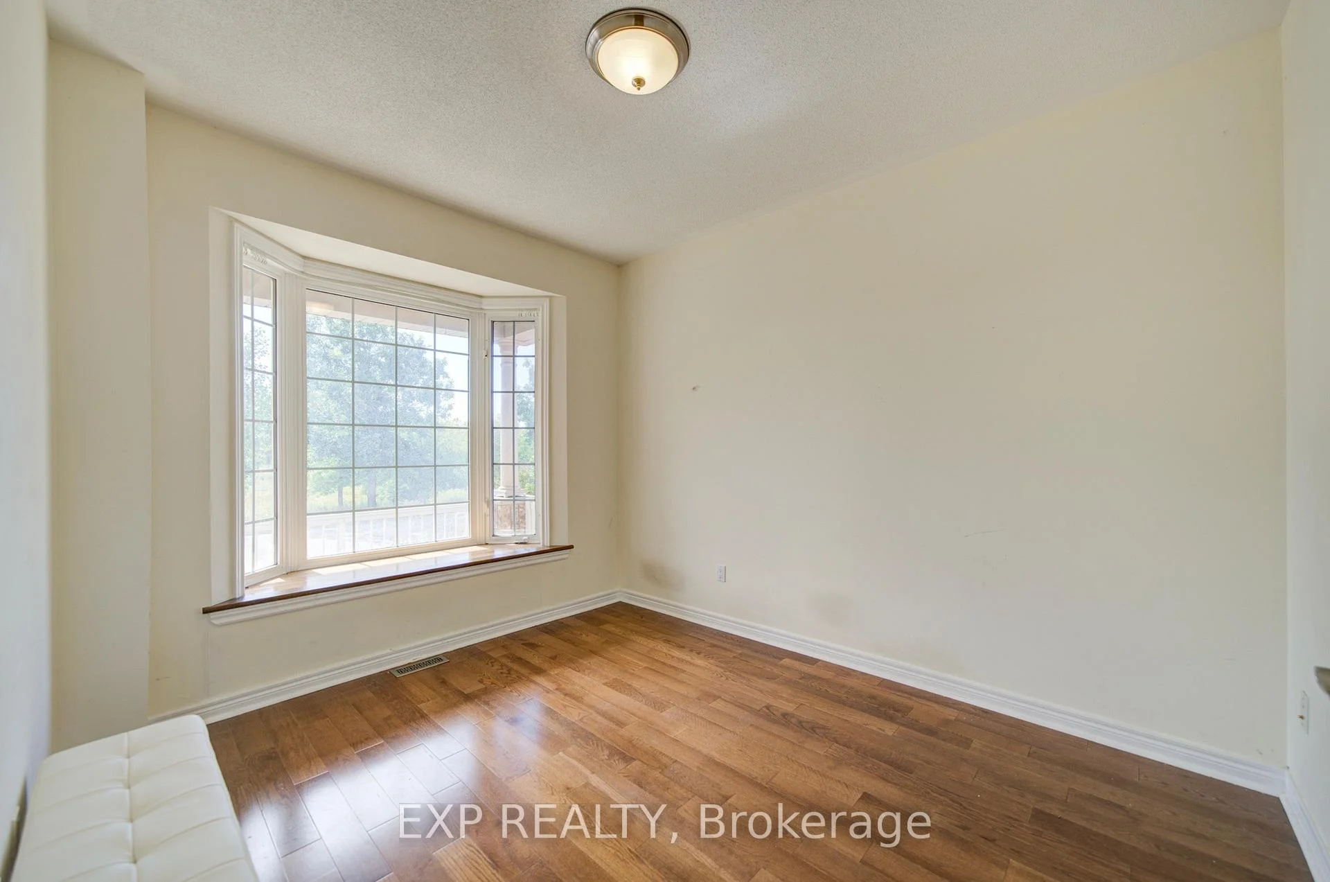 Photo 14 of 17 Country Ridge Drive, Markham, Wismer — HOMEH