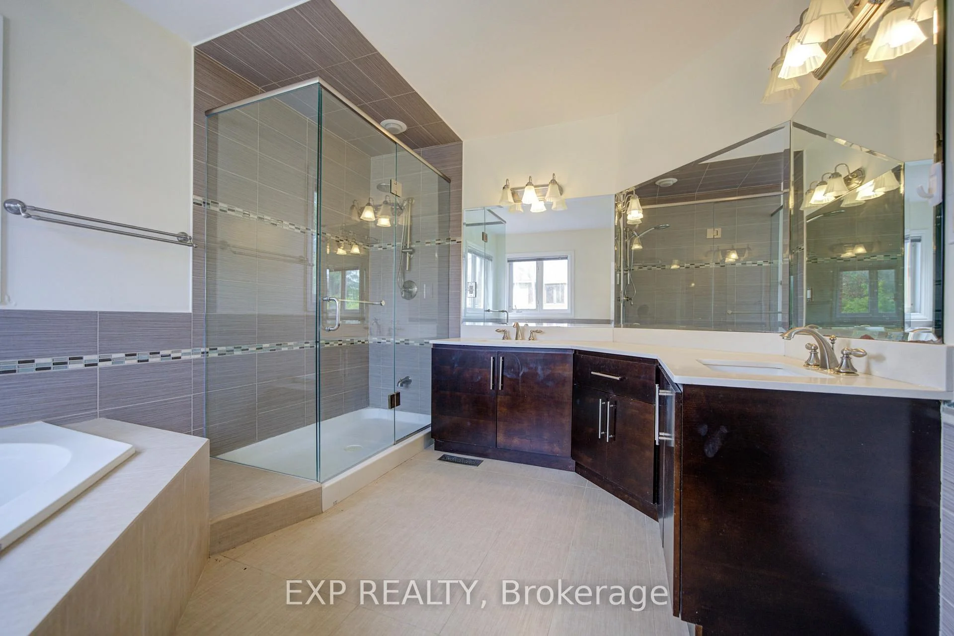 Photo 39 of 17 Country Ridge Drive, Markham, Wismer — HOMEH