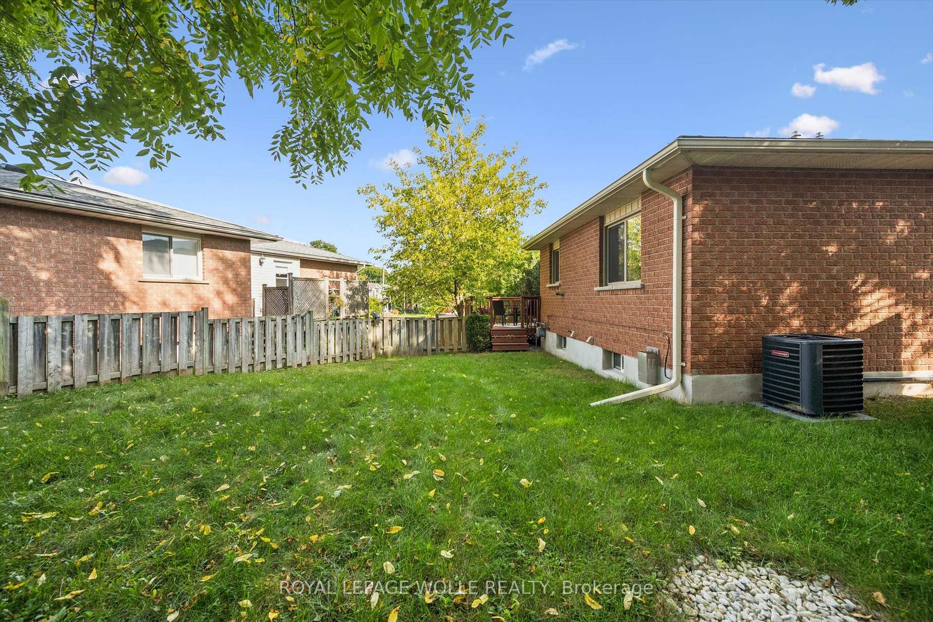 Photo 27 of 78 Old Huron Court, Kitchener, Brigadoon — HOMEH