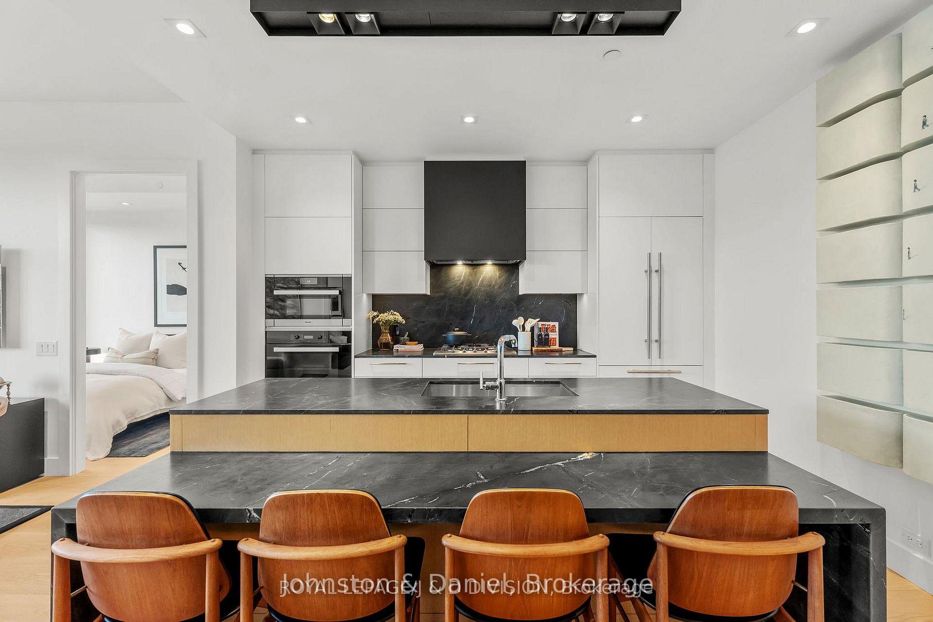 Photo 5 of Unit 710, 1 Strathgowan Avenue, Toronto, Lawrence Park South — HOMEH