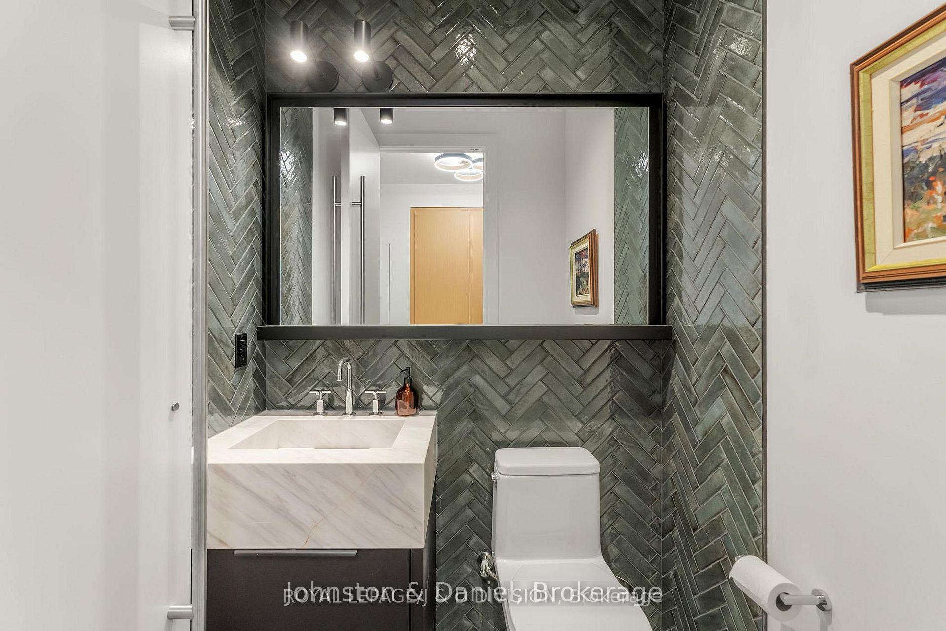 Photo 11 of Unit 710, 1 Strathgowan Avenue, Toronto, Lawrence Park South — HOMEH