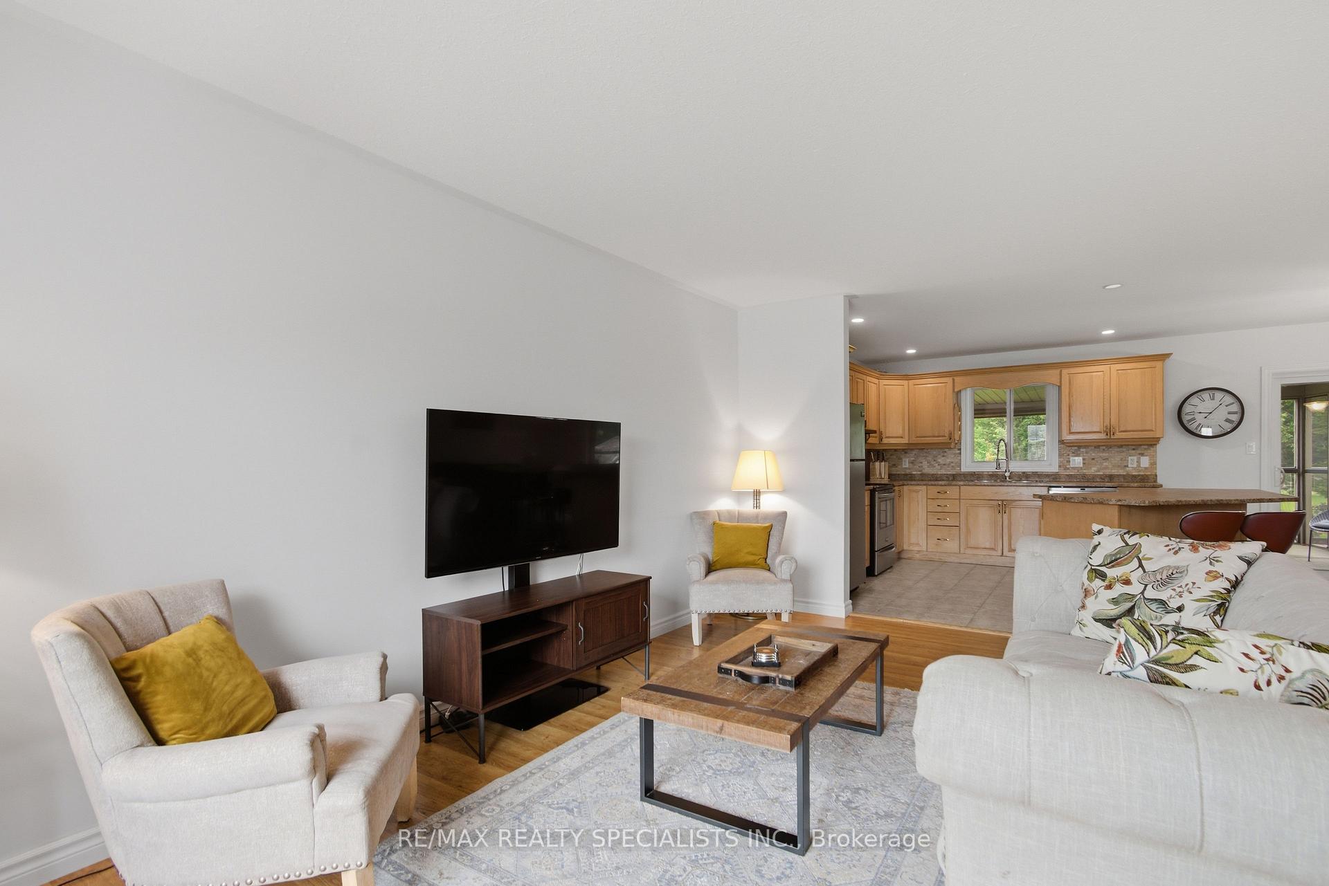 Photo 8 of 20 Stonegate Crescent, Quinte West, Frankford Ward — HOMEH