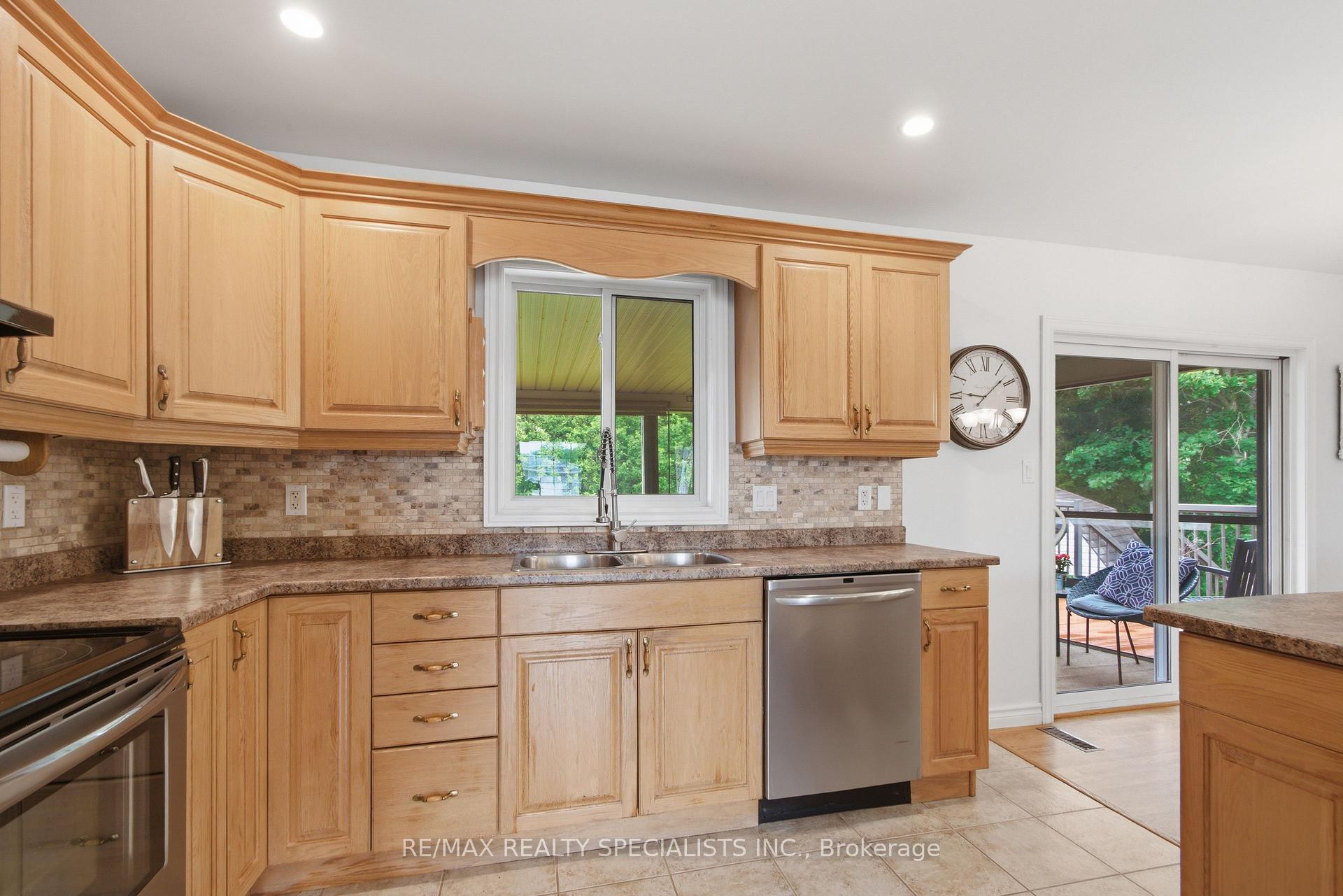 Photo 11 of 20 Stonegate Crescent, Quinte West, Frankford Ward — HOMEH