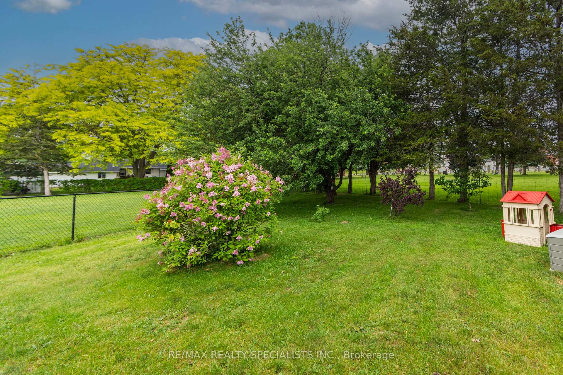 Photo 37 of 20 Stonegate Crescent, Quinte West, Frankford Ward — HOMEH