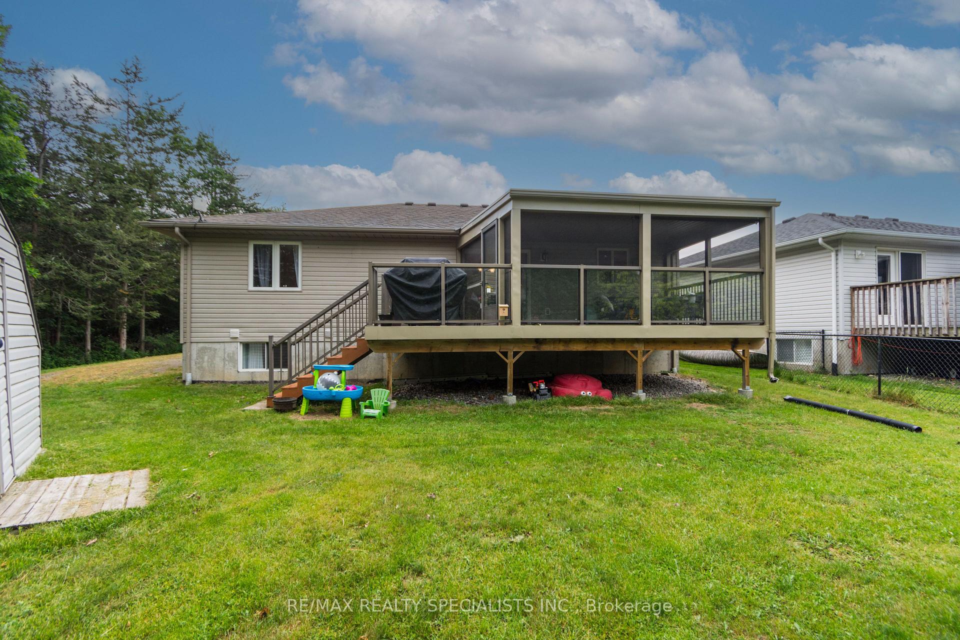 Photo 39 of 20 Stonegate Crescent, Quinte West, Frankford Ward — HOMEH