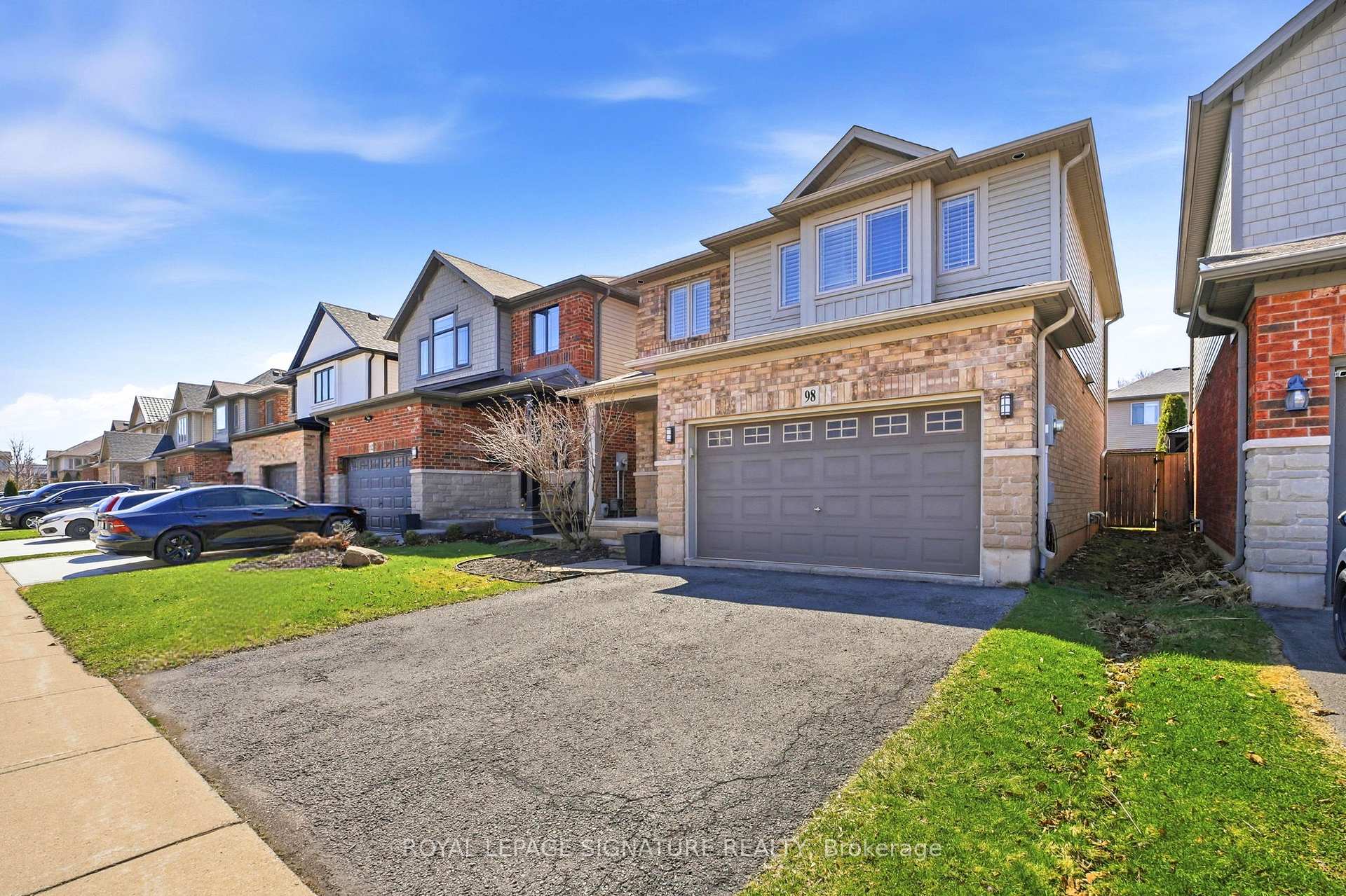 Photo 4 of 98 Willow Lane, Grimsby, Grimsby West — HOMEH