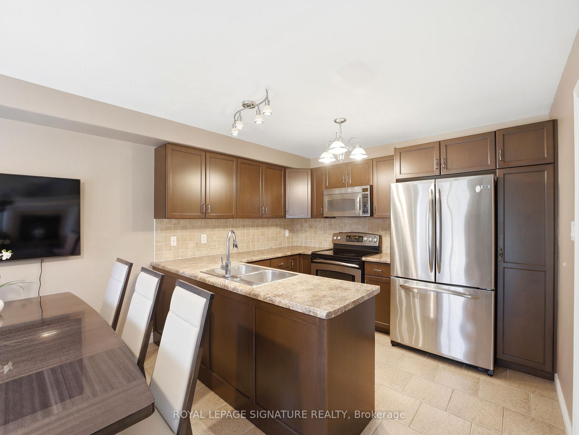 Photo 9 of 98 Willow Lane, Grimsby, Grimsby West — HOMEH