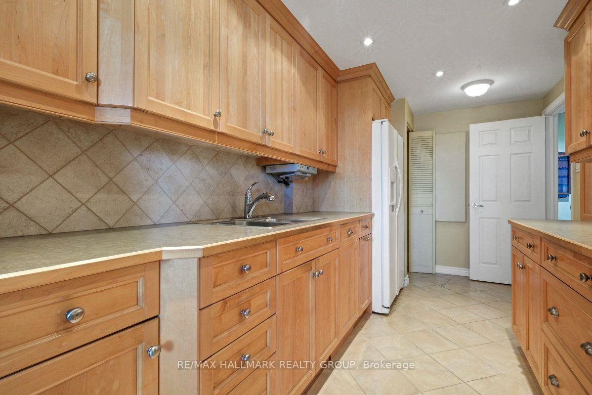 Photo 19 of Unit 1804, 505 St Laurent Boulevard, Ottawa, Viscount Alexander Park — HOMEH