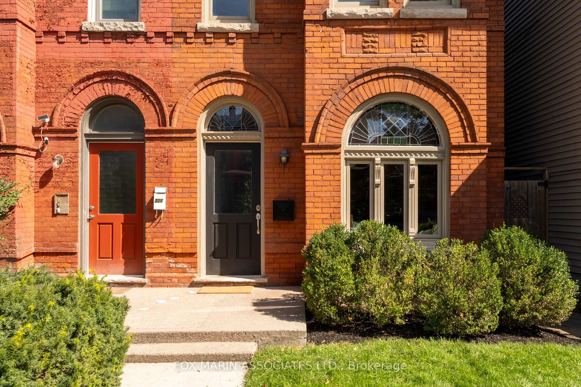 Photo 2 of 227 Markham Street, Toronto, Trinity-Bellwoods — HOMEH