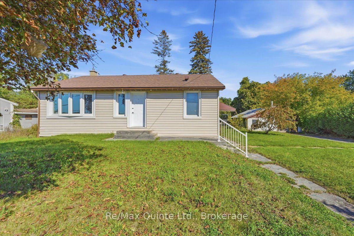 Photo 2 of 106 Whites Road, Quinte West, Sidney Ward — HOMEH