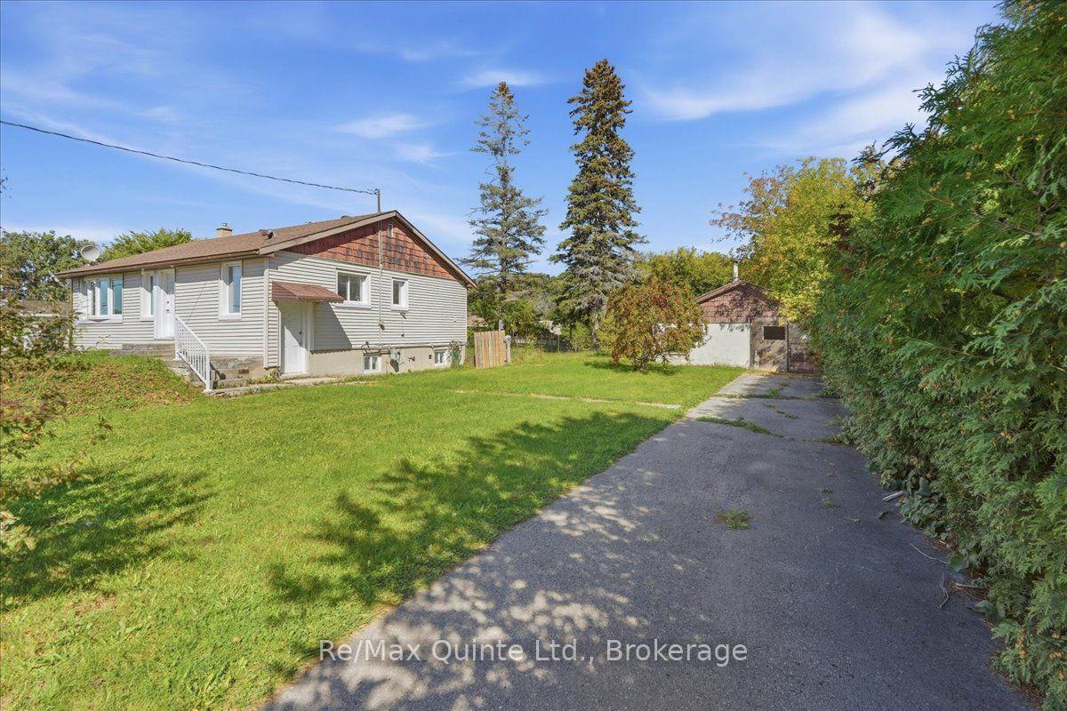 Photo 3 of 106 Whites Road, Quinte West, Sidney Ward — HOMEH