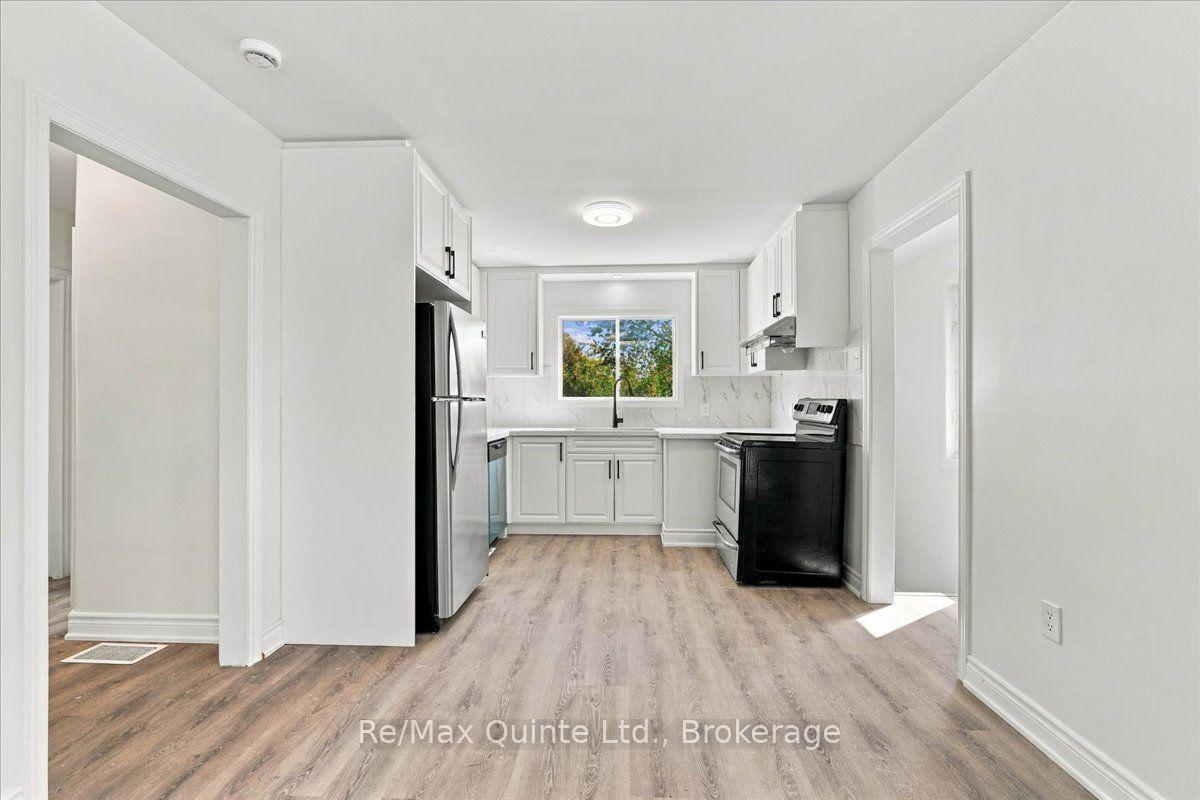 Photo 5 of 106 Whites Road, Quinte West, Sidney Ward — HOMEH
