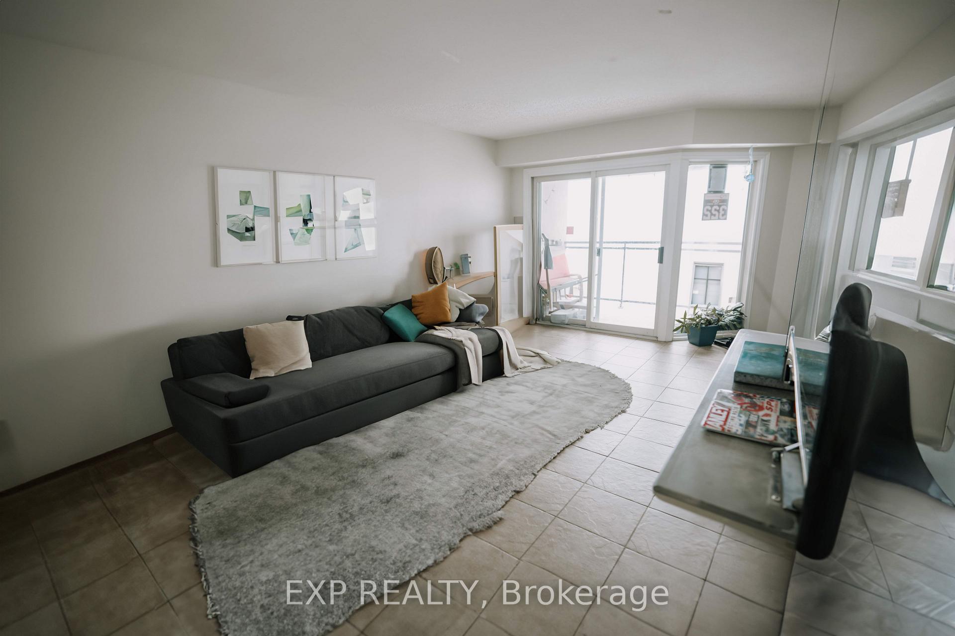 Photo of Unit 1207, 858 Commissioners Road E