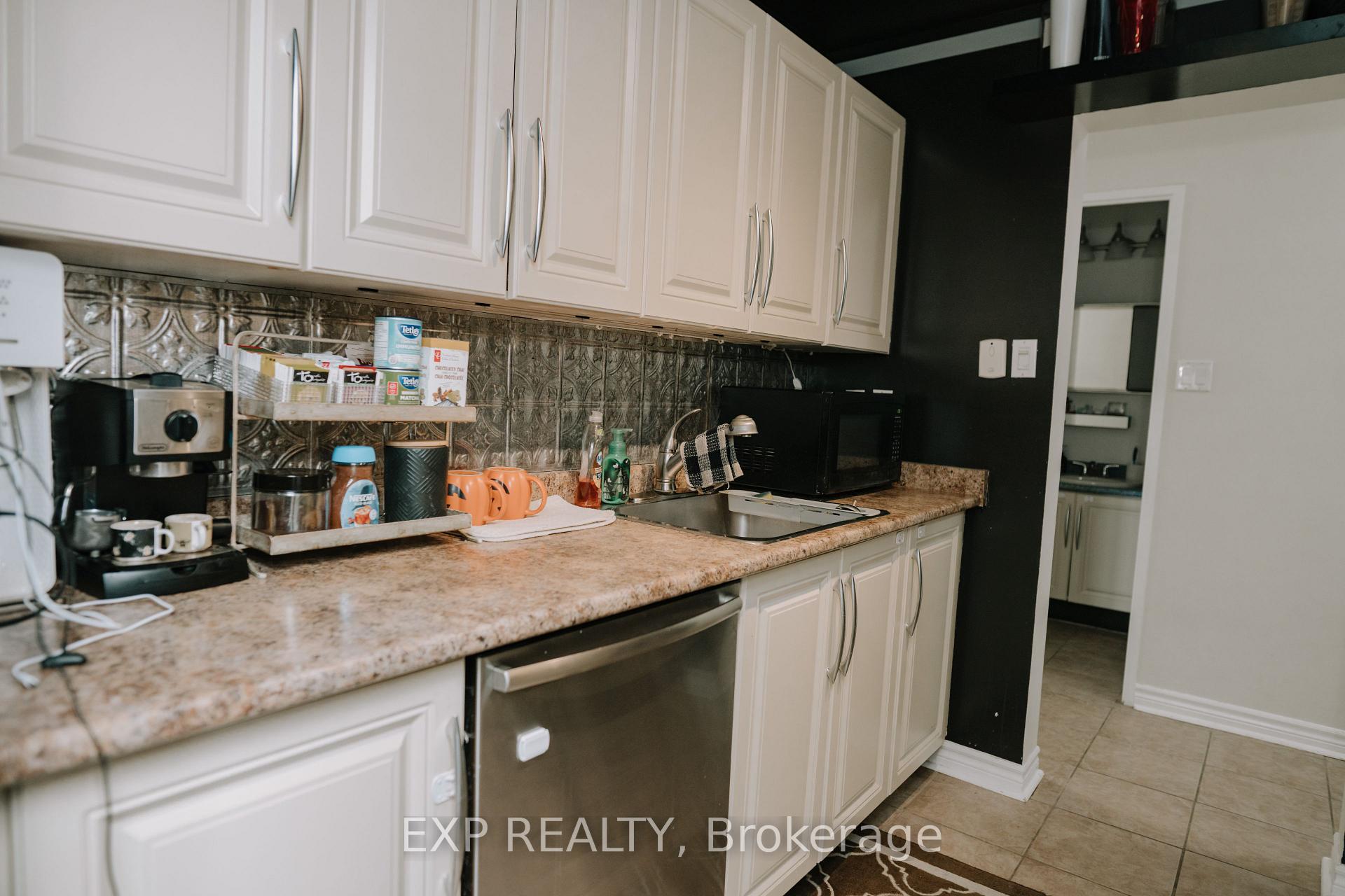 Photo 8 of Unit 1207, 858 Commissioners Road E, London, South H — HOMEH