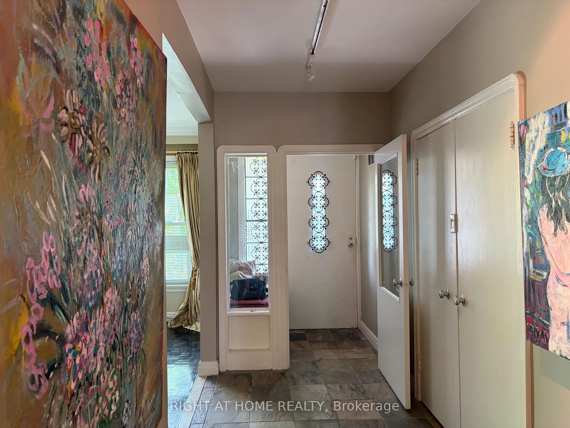 Photo 5 of 36 Forest Wood, Toronto, Bedford Park-Nortown — HOMEH