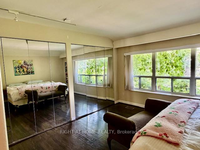 Photo 19 of 36 Forest Wood, Toronto, Bedford Park-Nortown — HOMEH