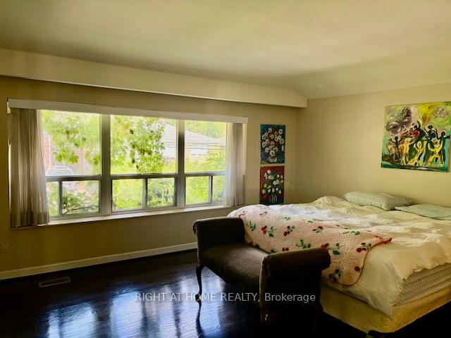 Photo 20 of 36 Forest Wood, Toronto, Bedford Park-Nortown — HOMEH