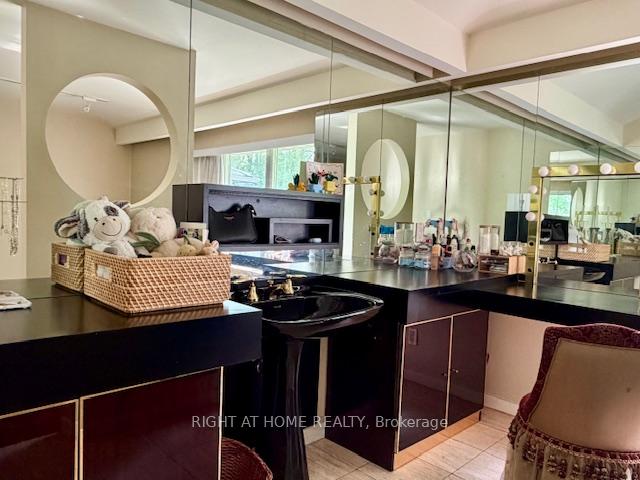 Photo 21 of 36 Forest Wood, Toronto, Bedford Park-Nortown — HOMEH