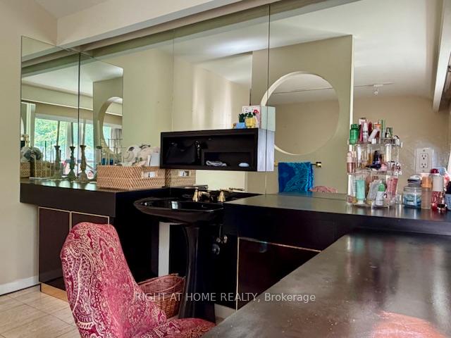 Photo 22 of 36 Forest Wood, Toronto, Bedford Park-Nortown — HOMEH