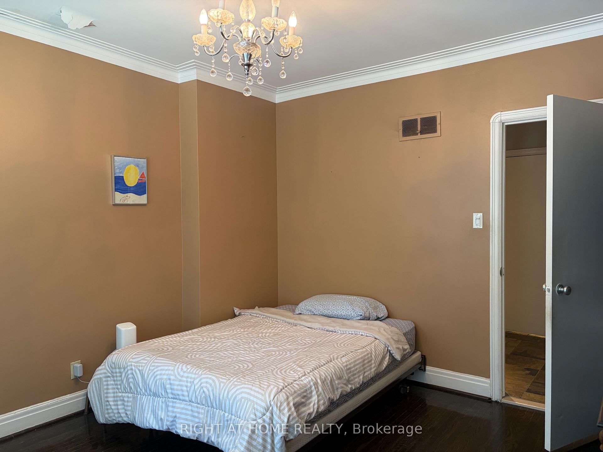 Photo 27 of 36 Forest Wood, Toronto, Bedford Park-Nortown — HOMEH