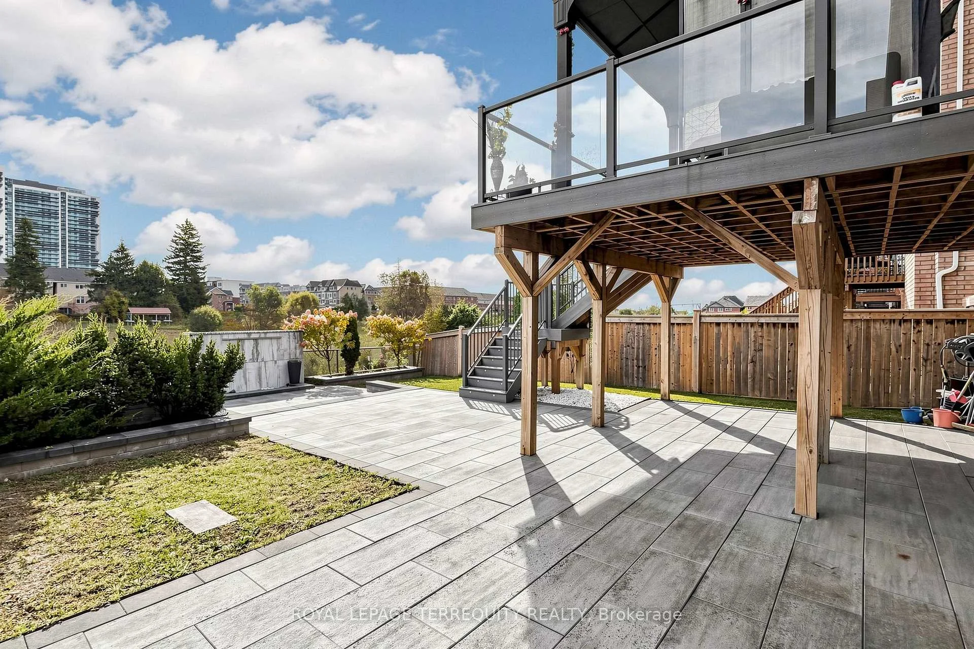 Photo 8 of 2549 Snow Knight Drive, Oshawa, Windfields — HOMEH